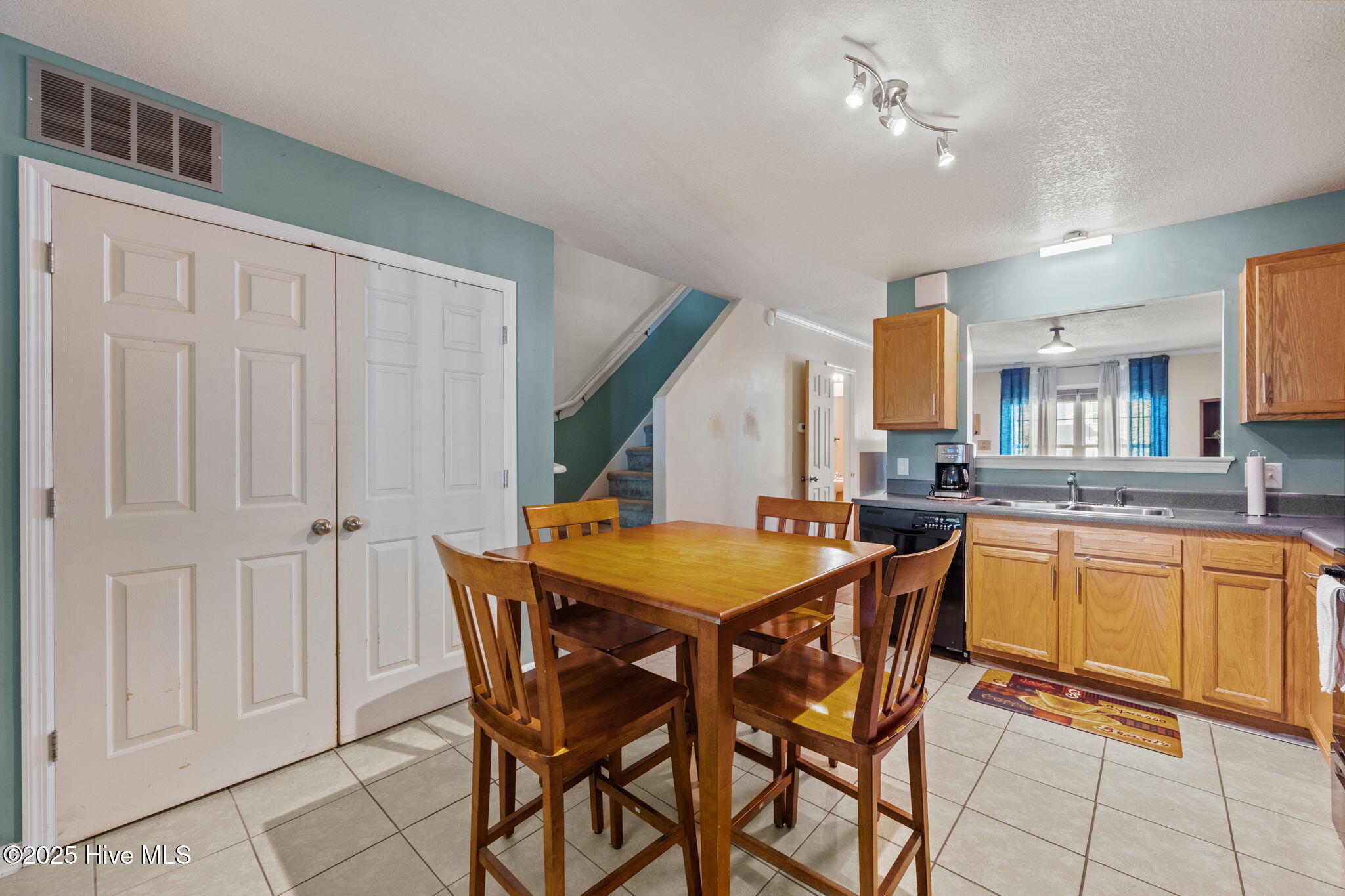 27 E Doris Avenue 207