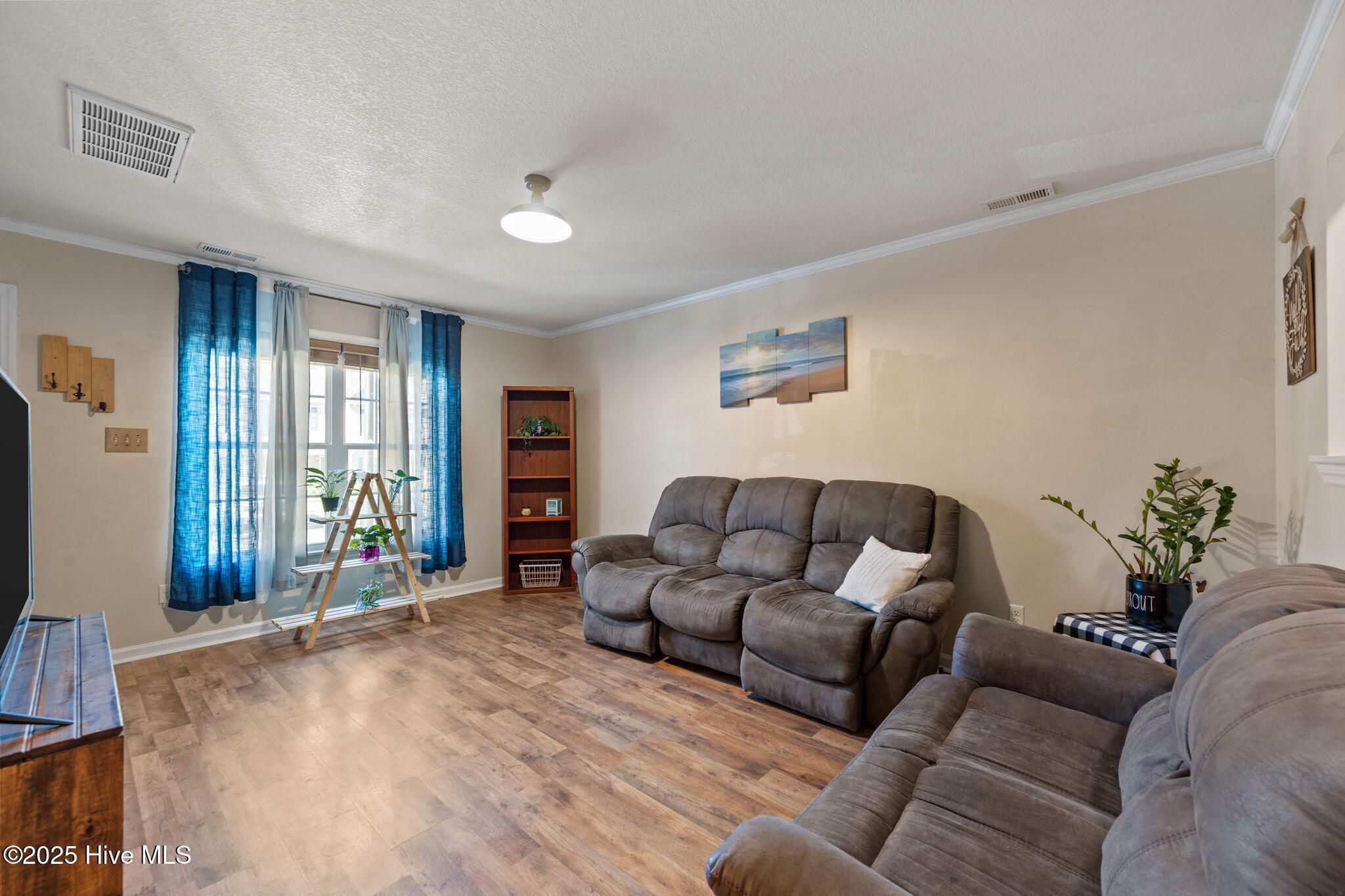 27 E Doris Avenue 207