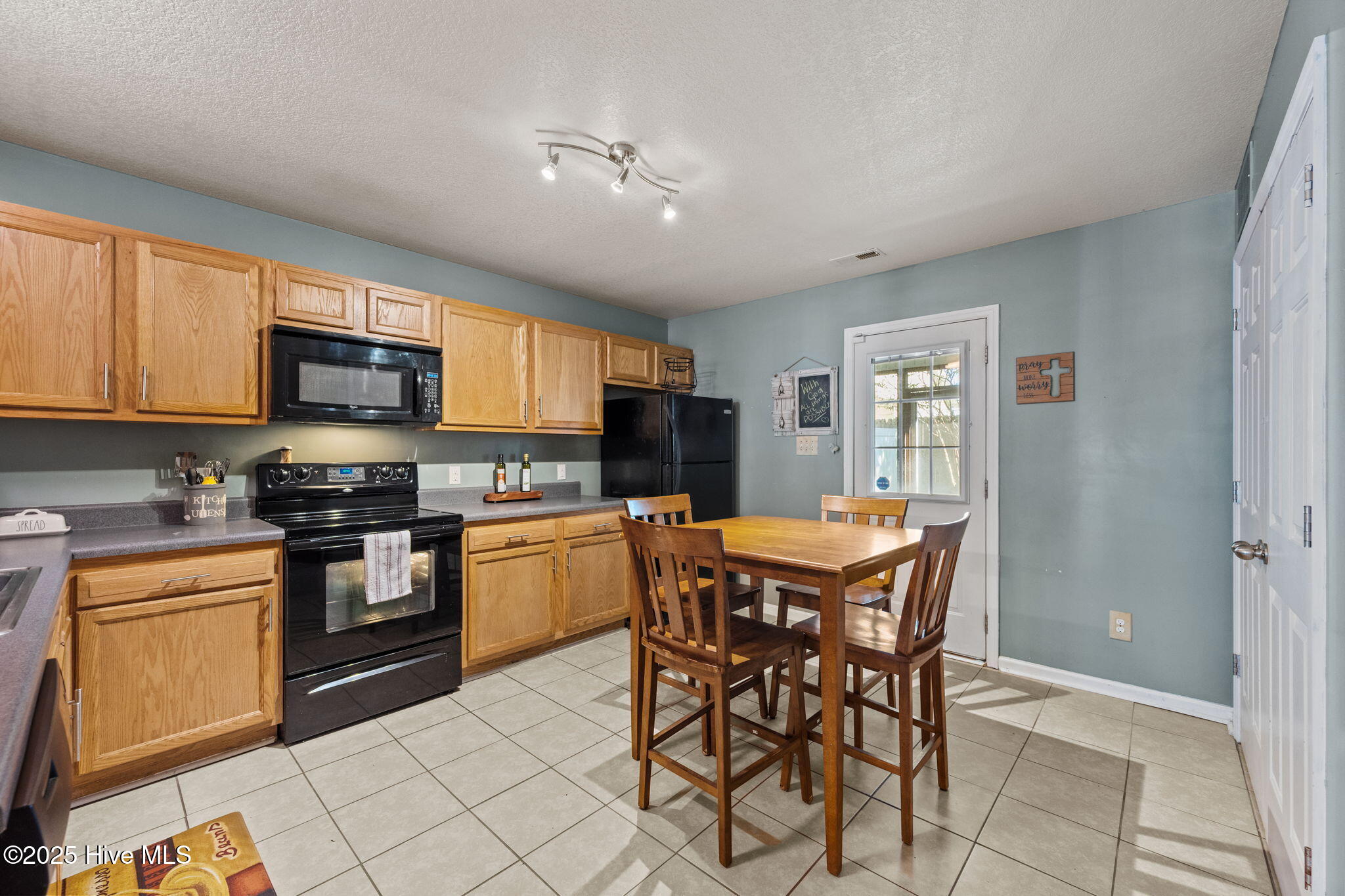 27 E Doris Avenue 207