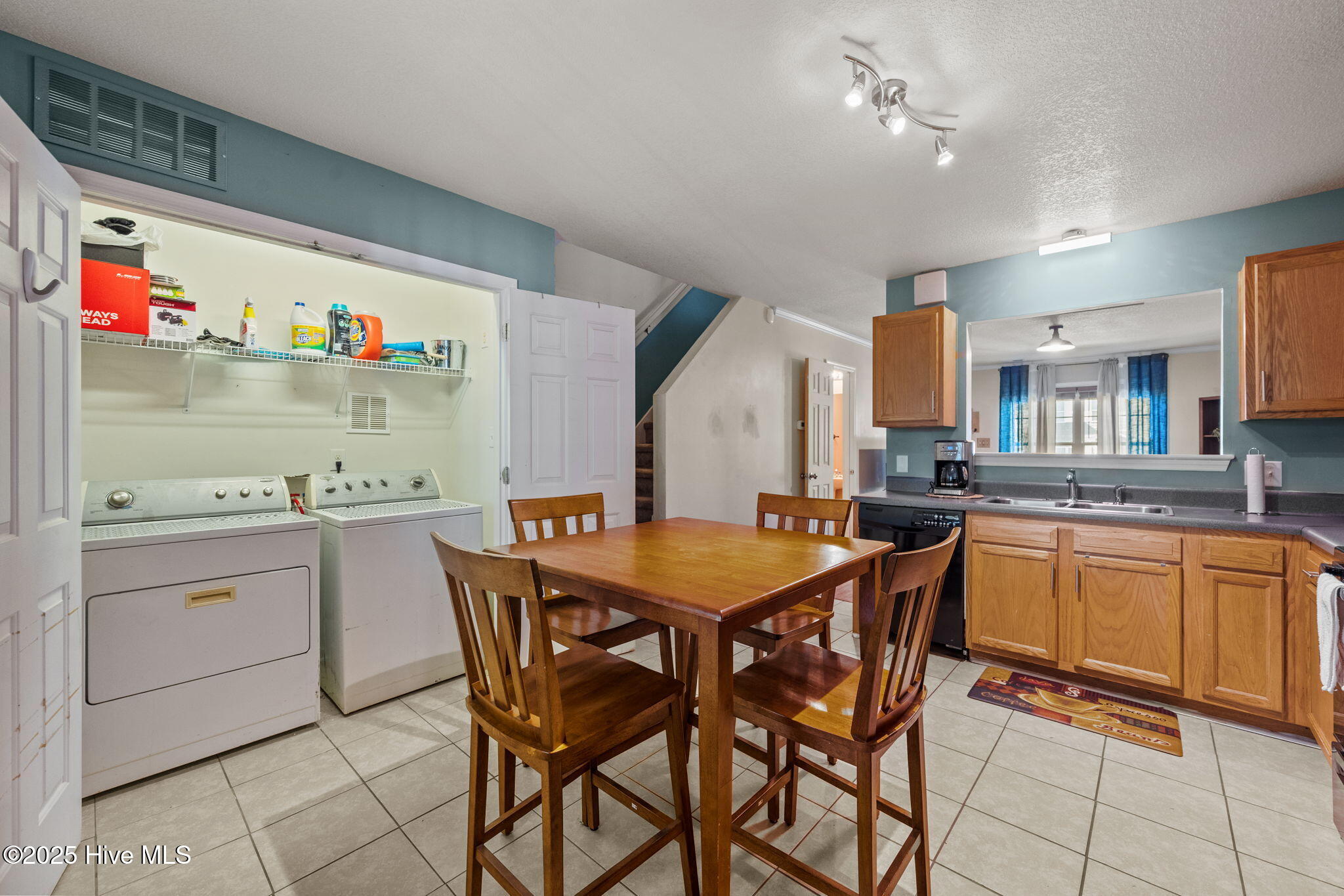 27 E Doris Avenue 207