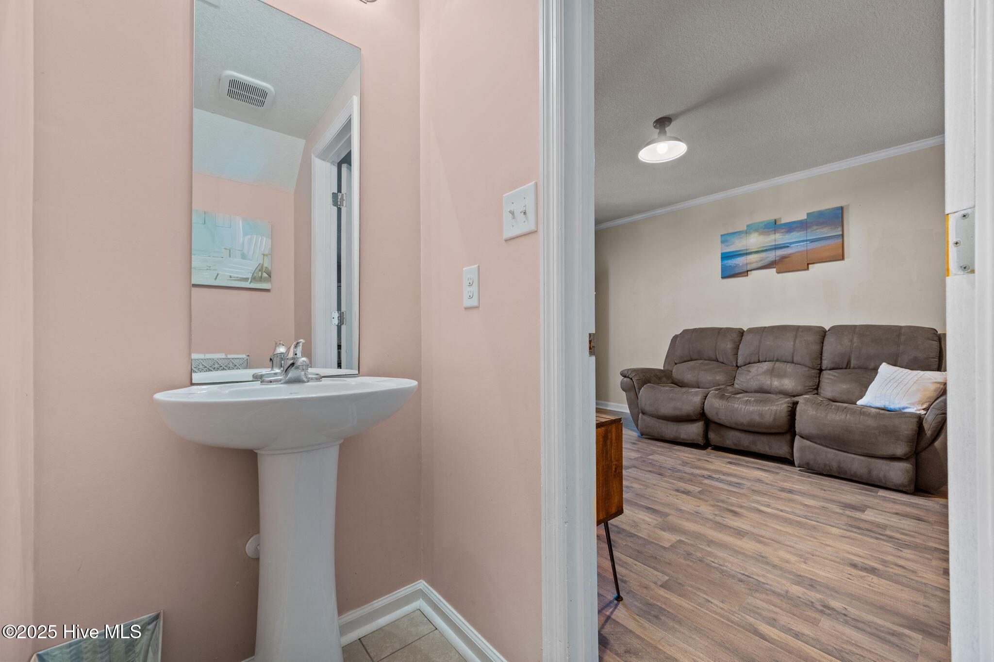 27 E Doris Avenue 207
