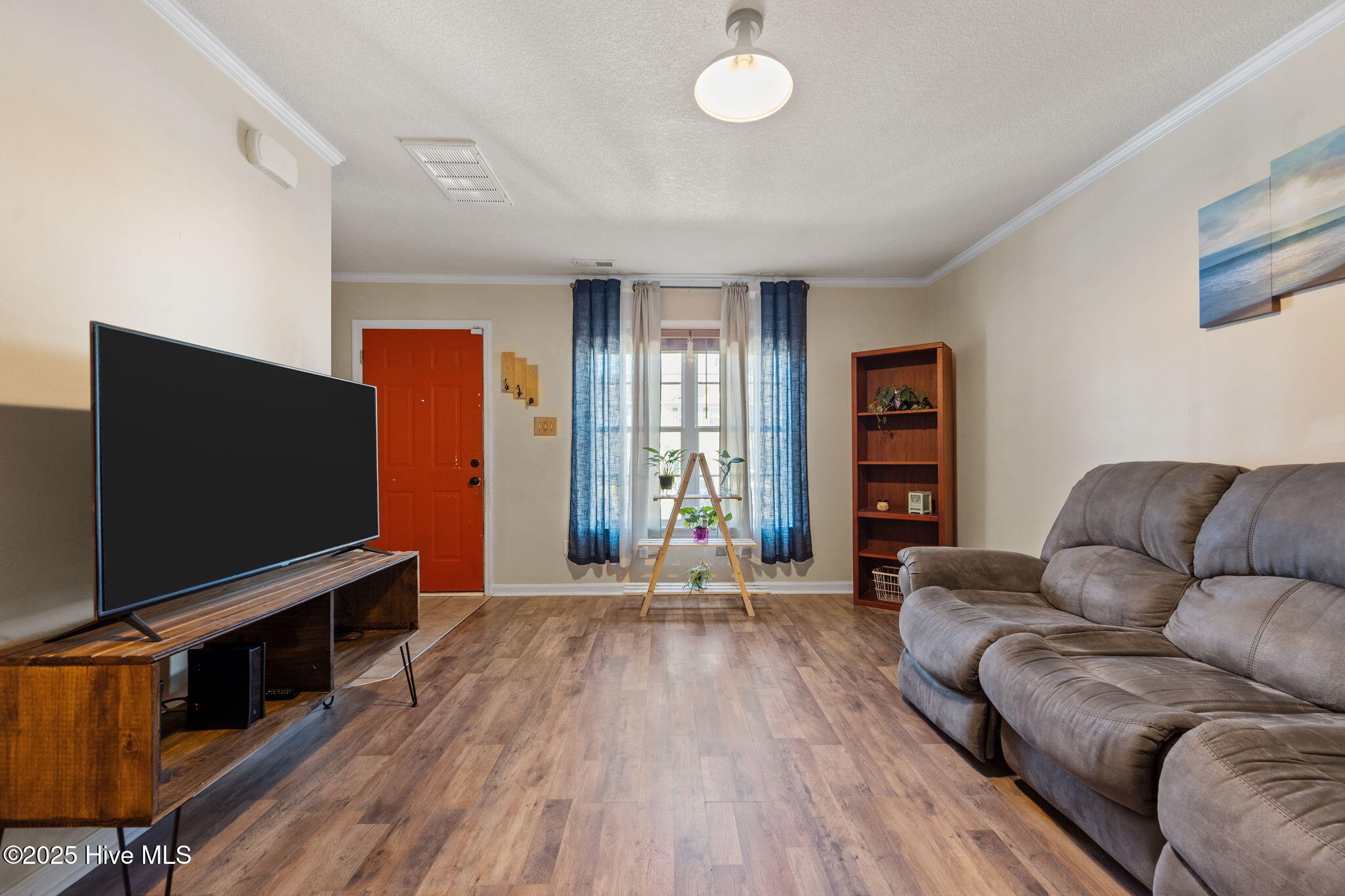 27 E Doris Avenue 207