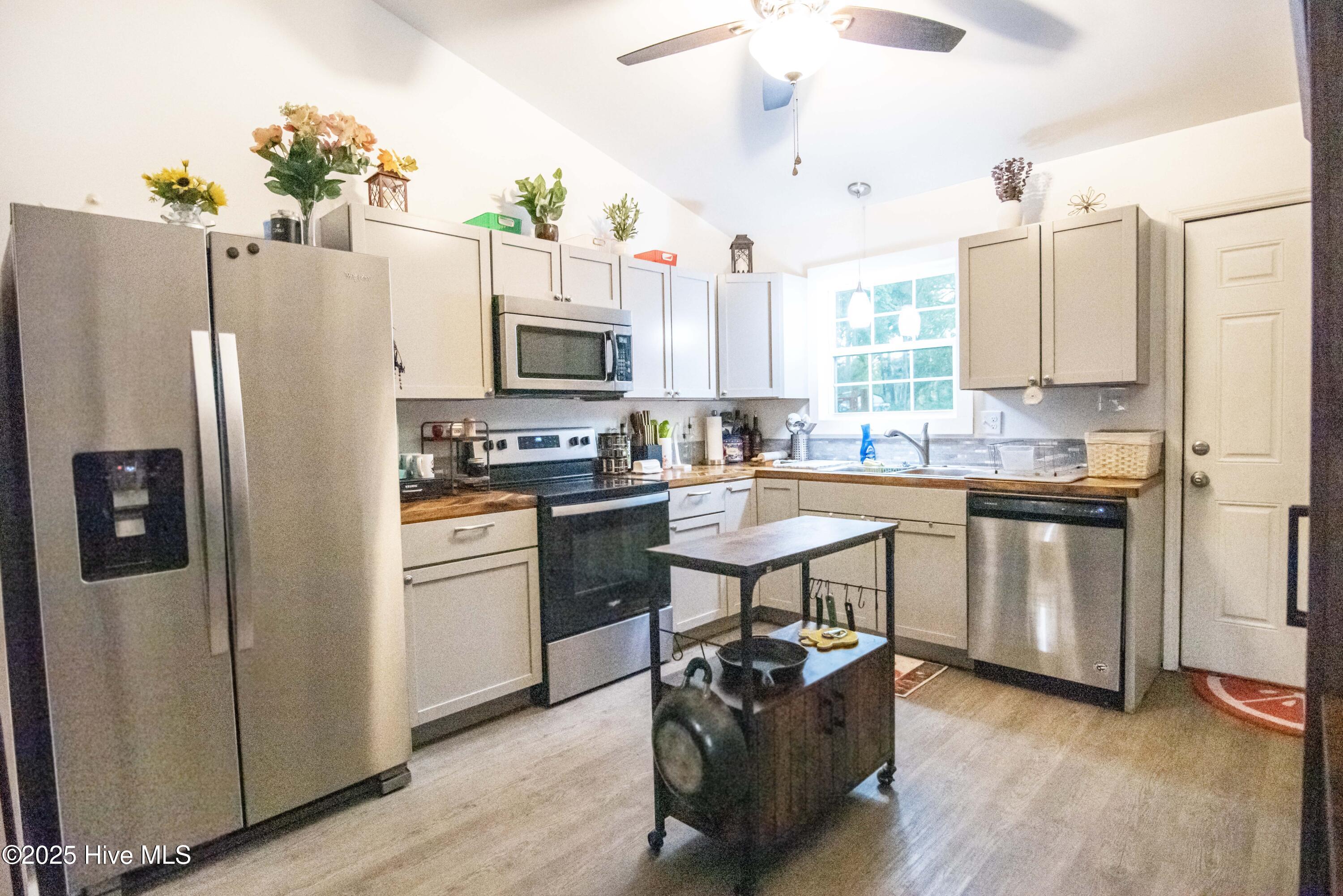 233 Cedar Ridge Lane