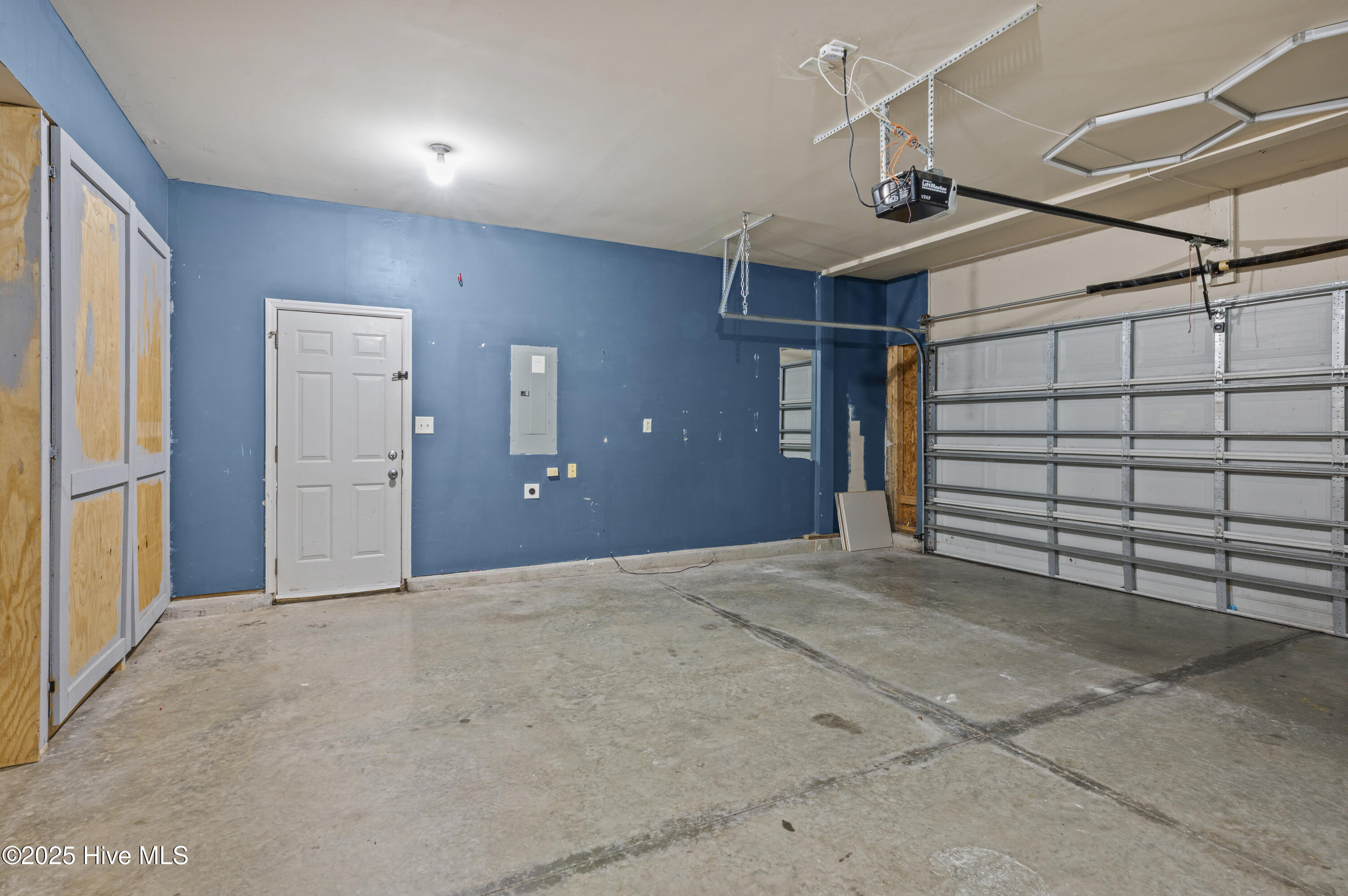 406 Little Creek Court