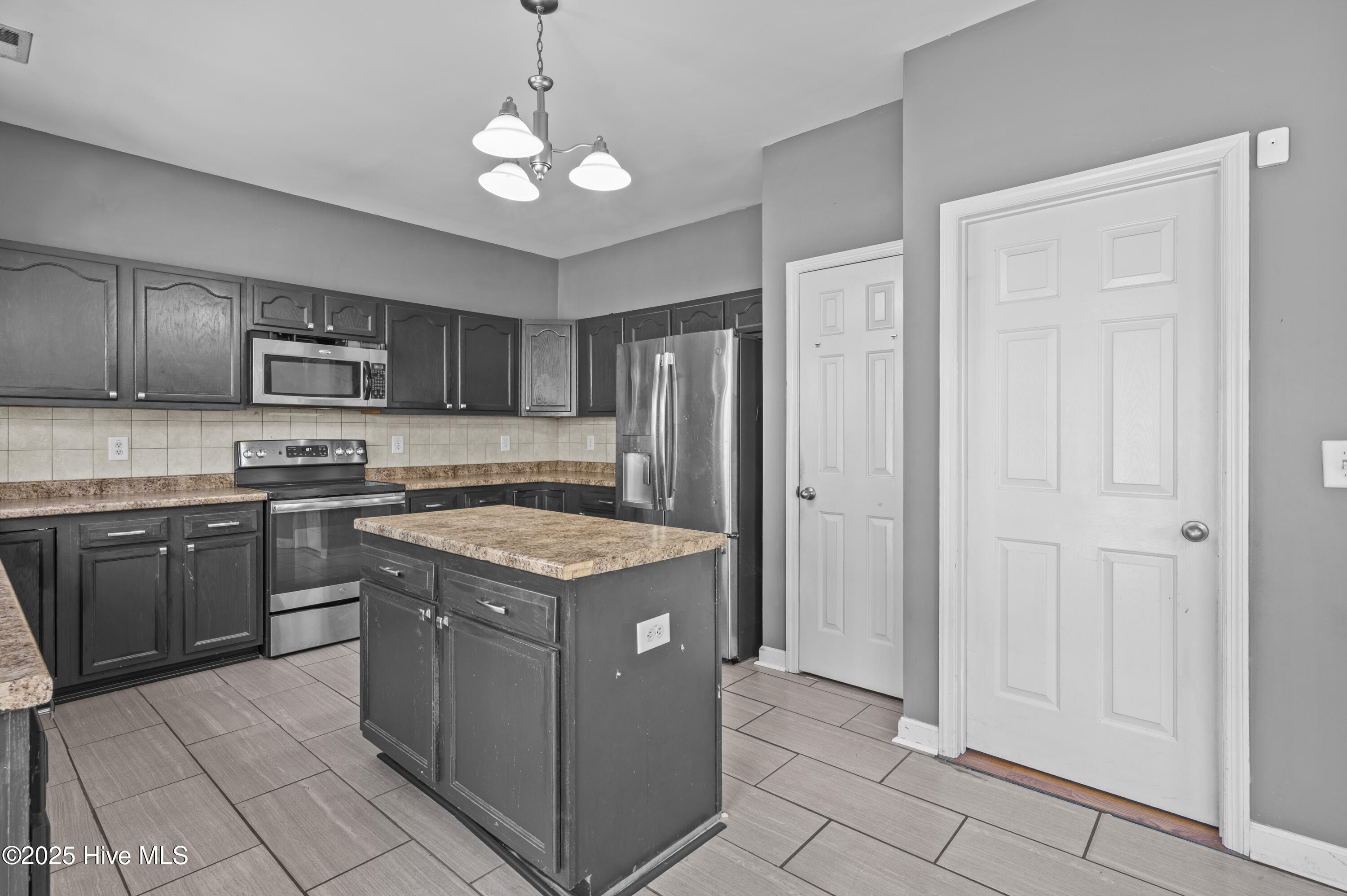 406 Little Creek Court