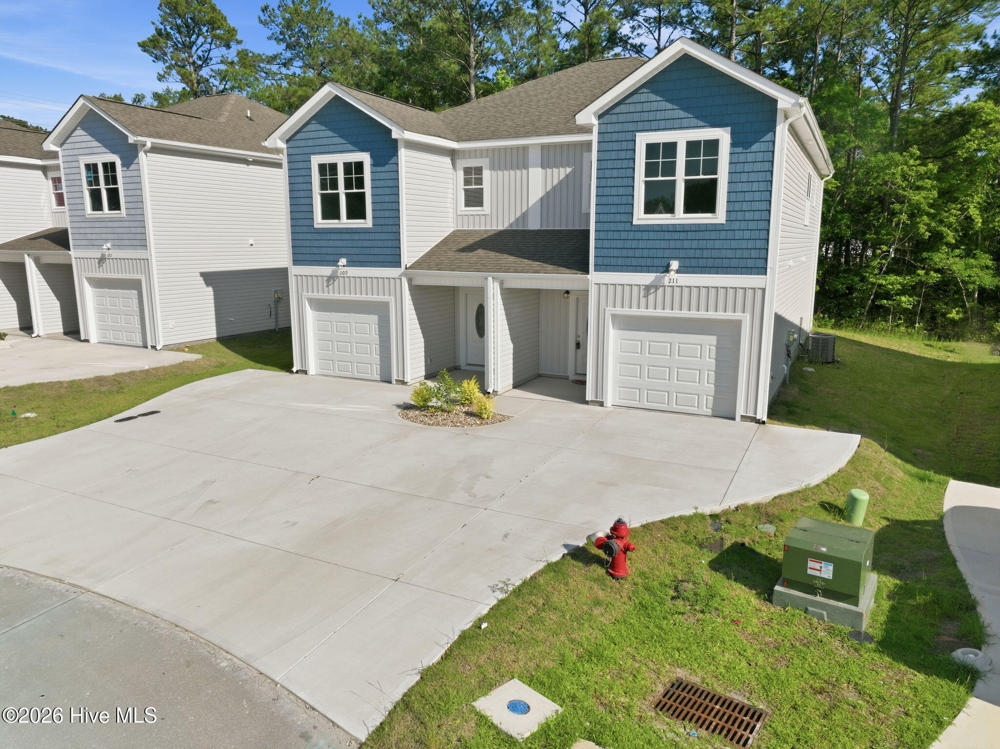 211 Holly Sands Loop