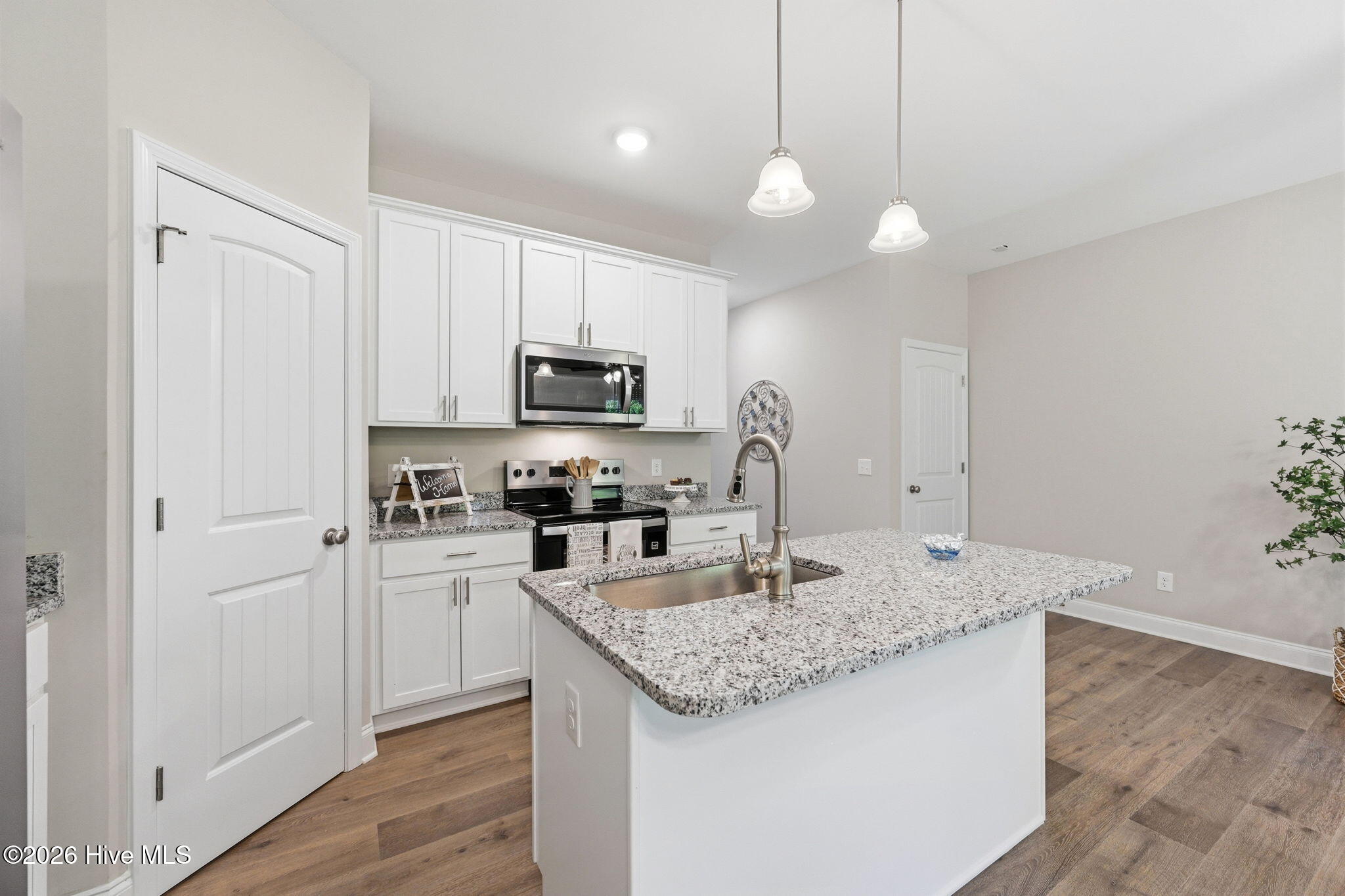 211 Holly Sands Loop