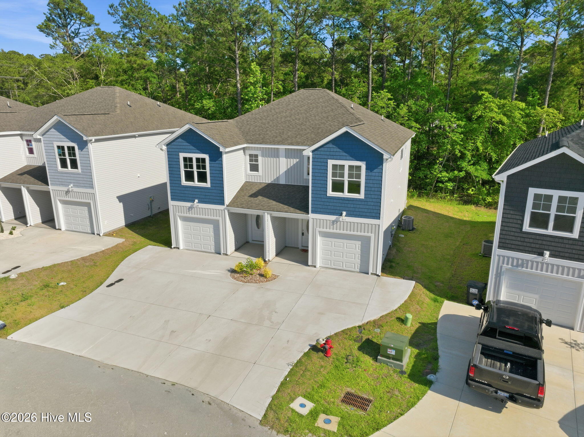 211 Holly Sands Loop