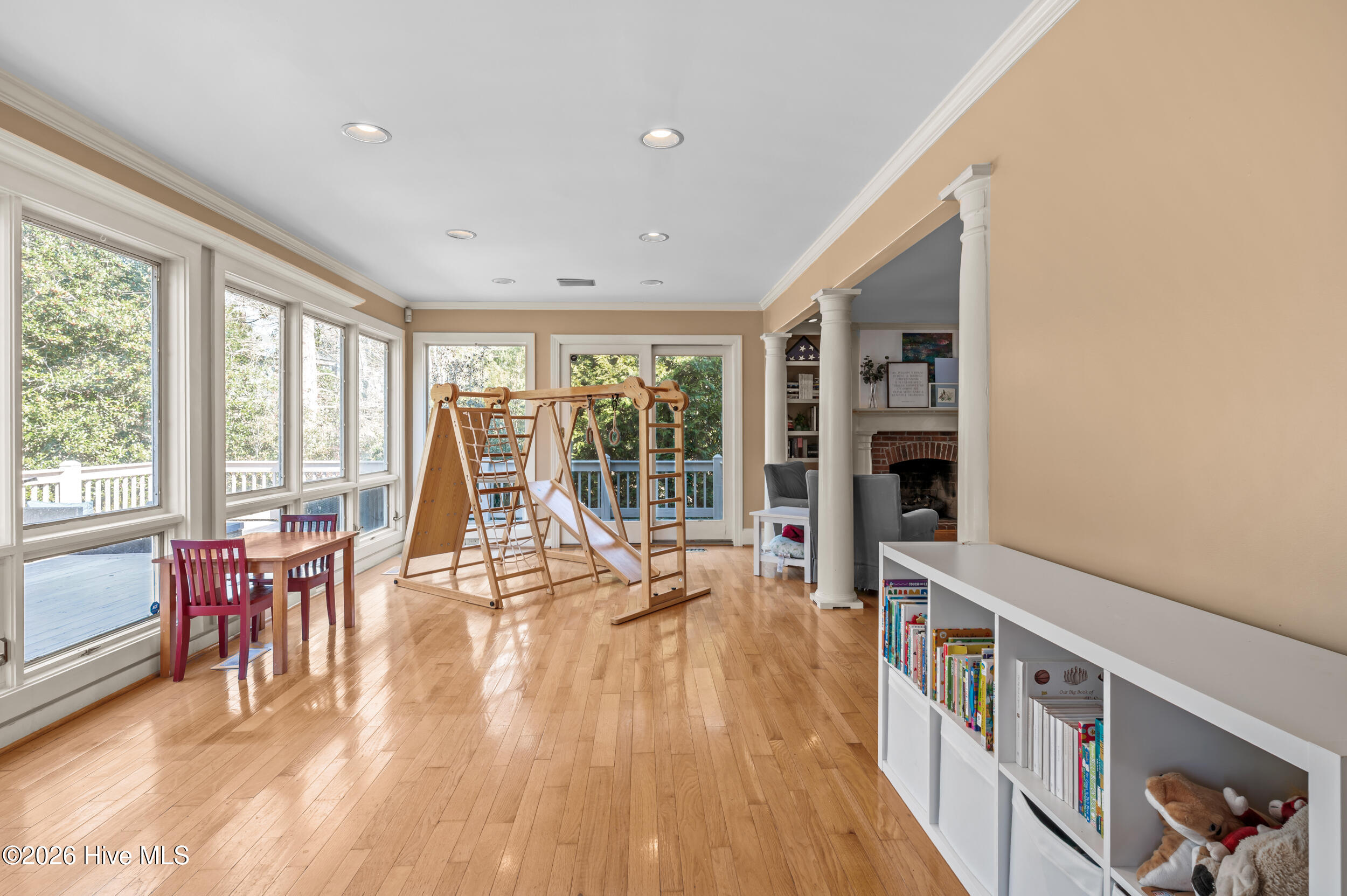 2215 Perry Drive