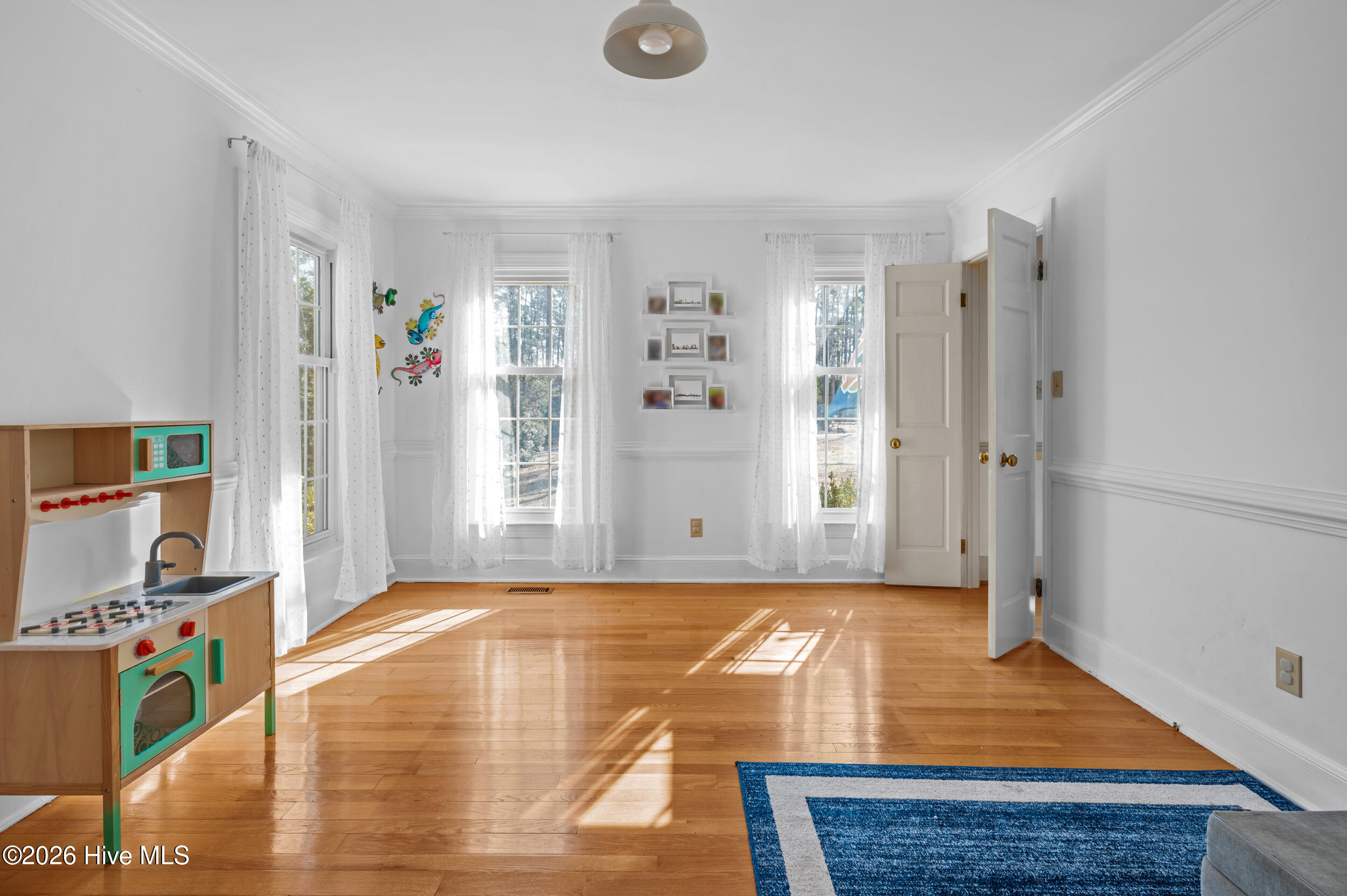 2215 Perry Drive