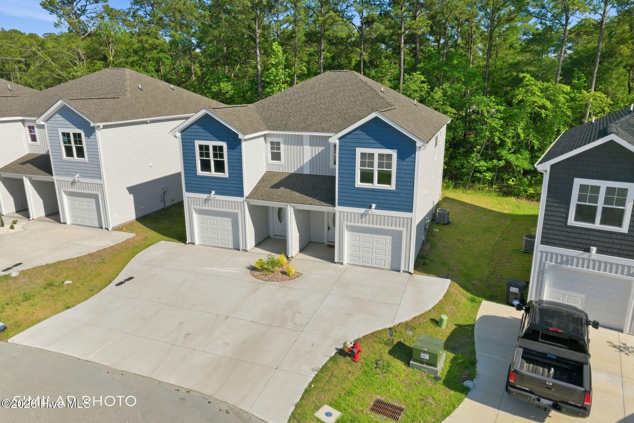 207 Holly Sands Loop