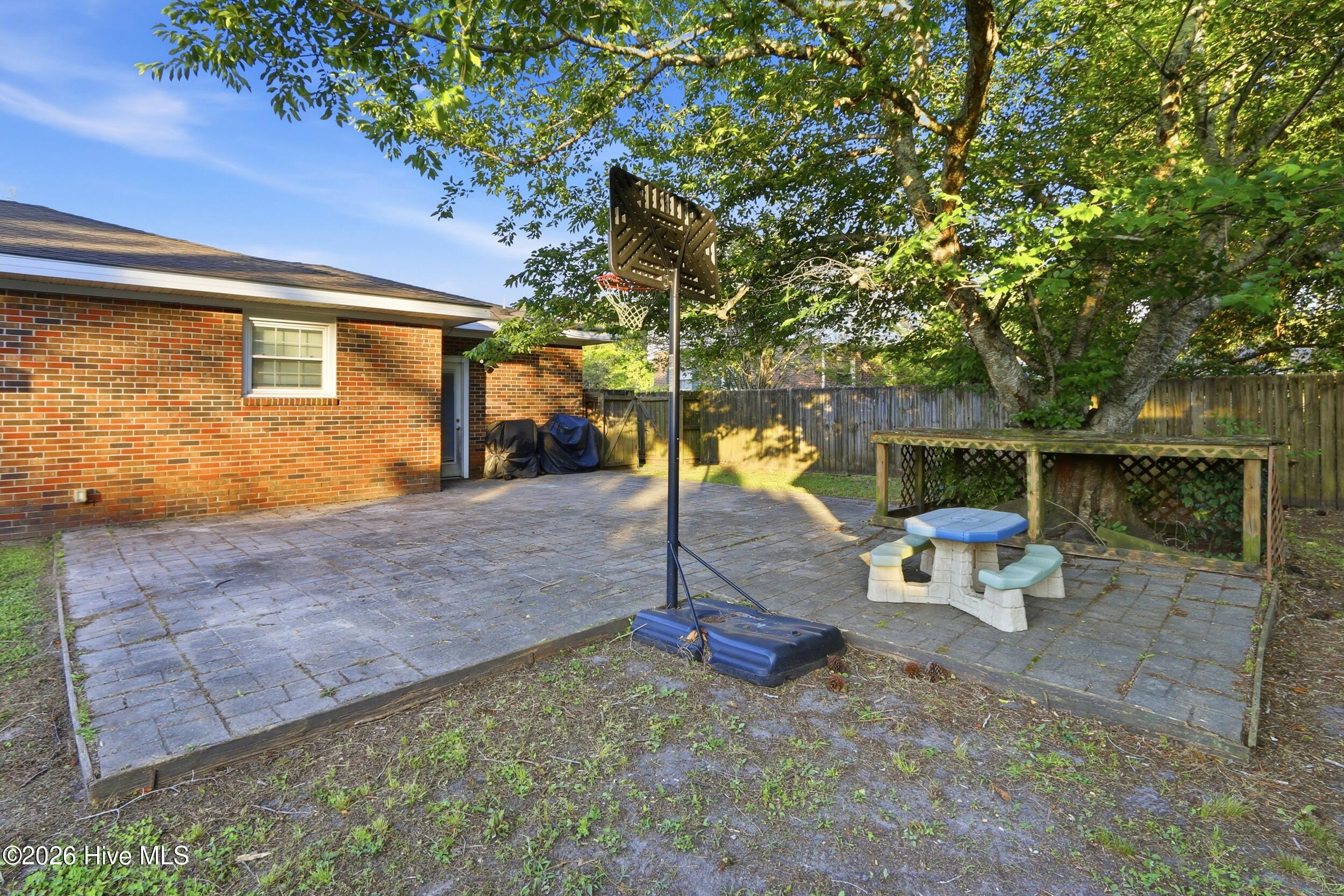 607 Oakwood Avenue