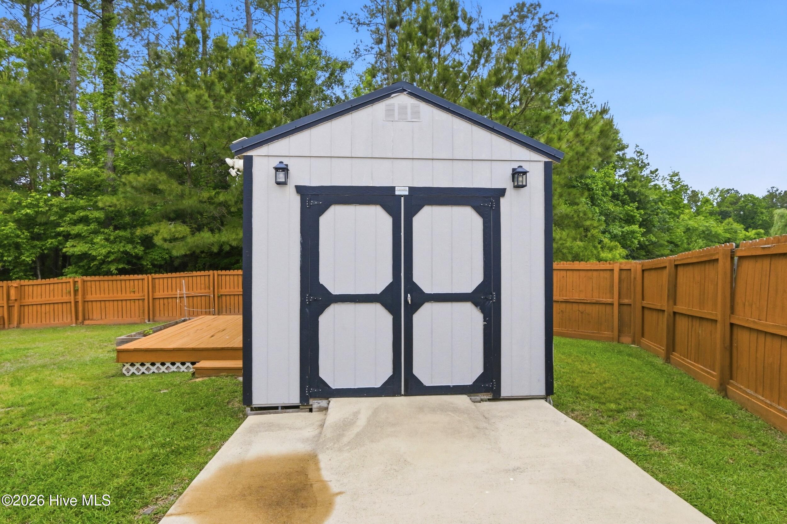 102 Kingswood Court