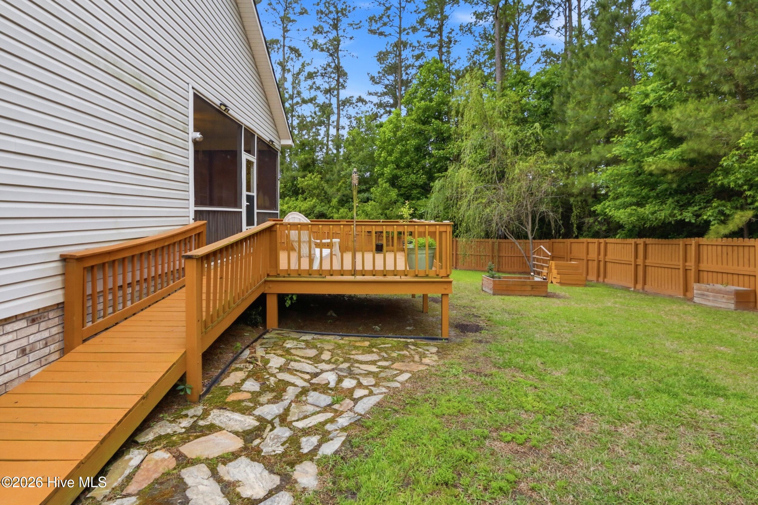 102 Kingswood Court