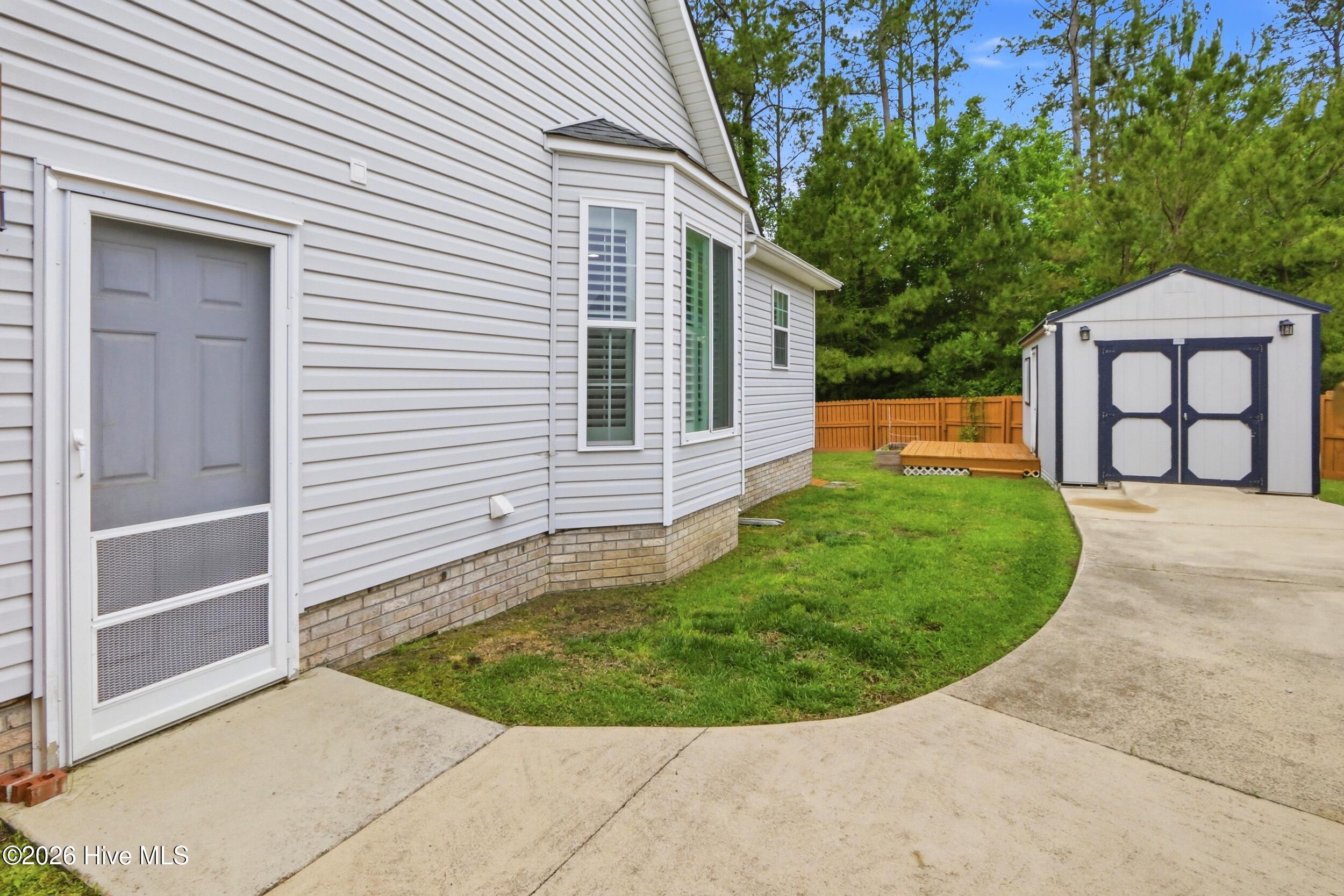 102 Kingswood Court