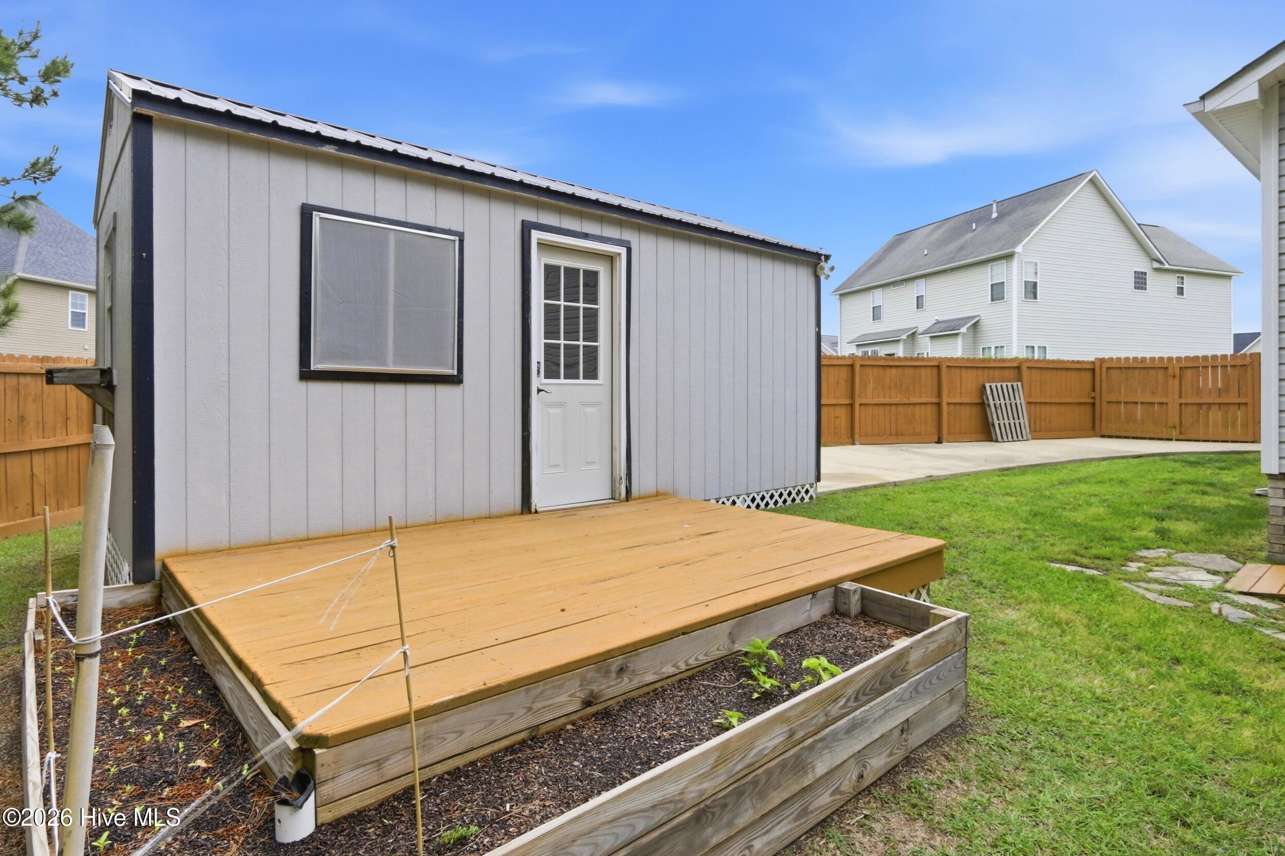 102 Kingswood Court