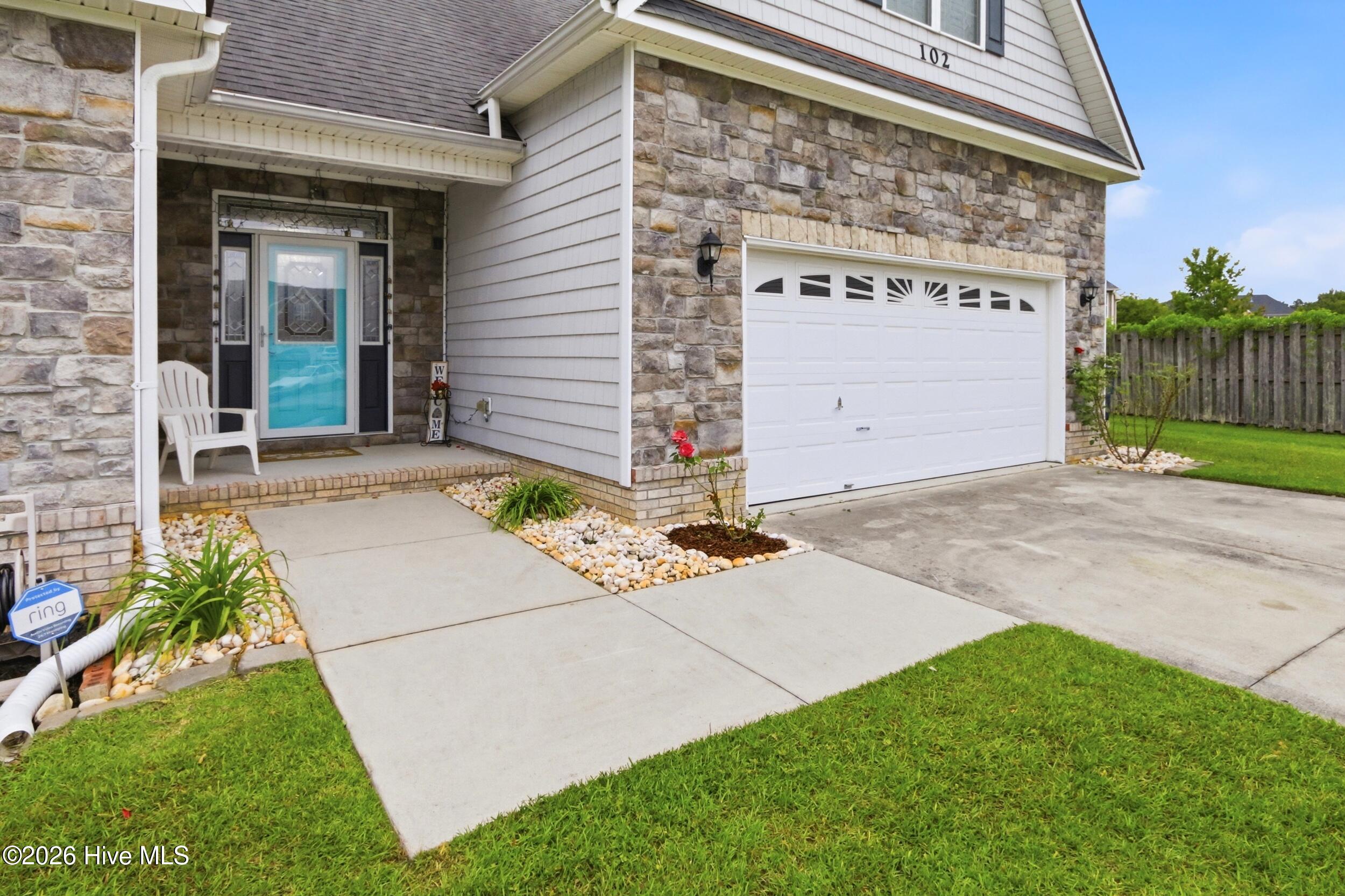 102 Kingswood Court