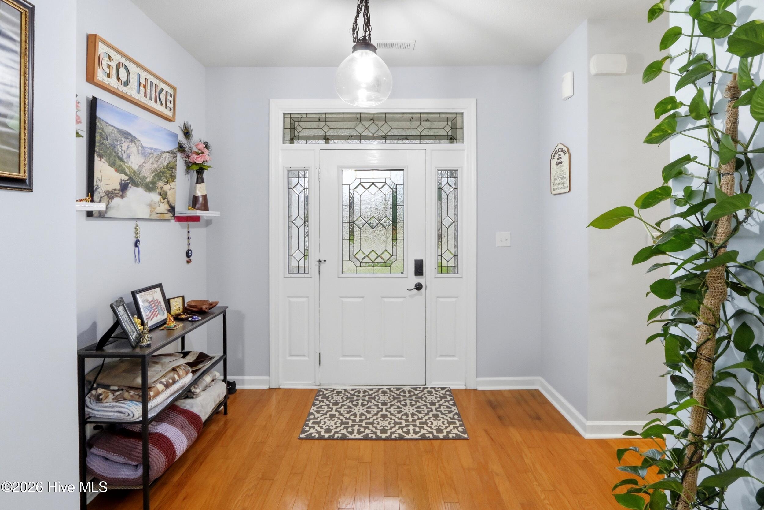 102 Kingswood Court