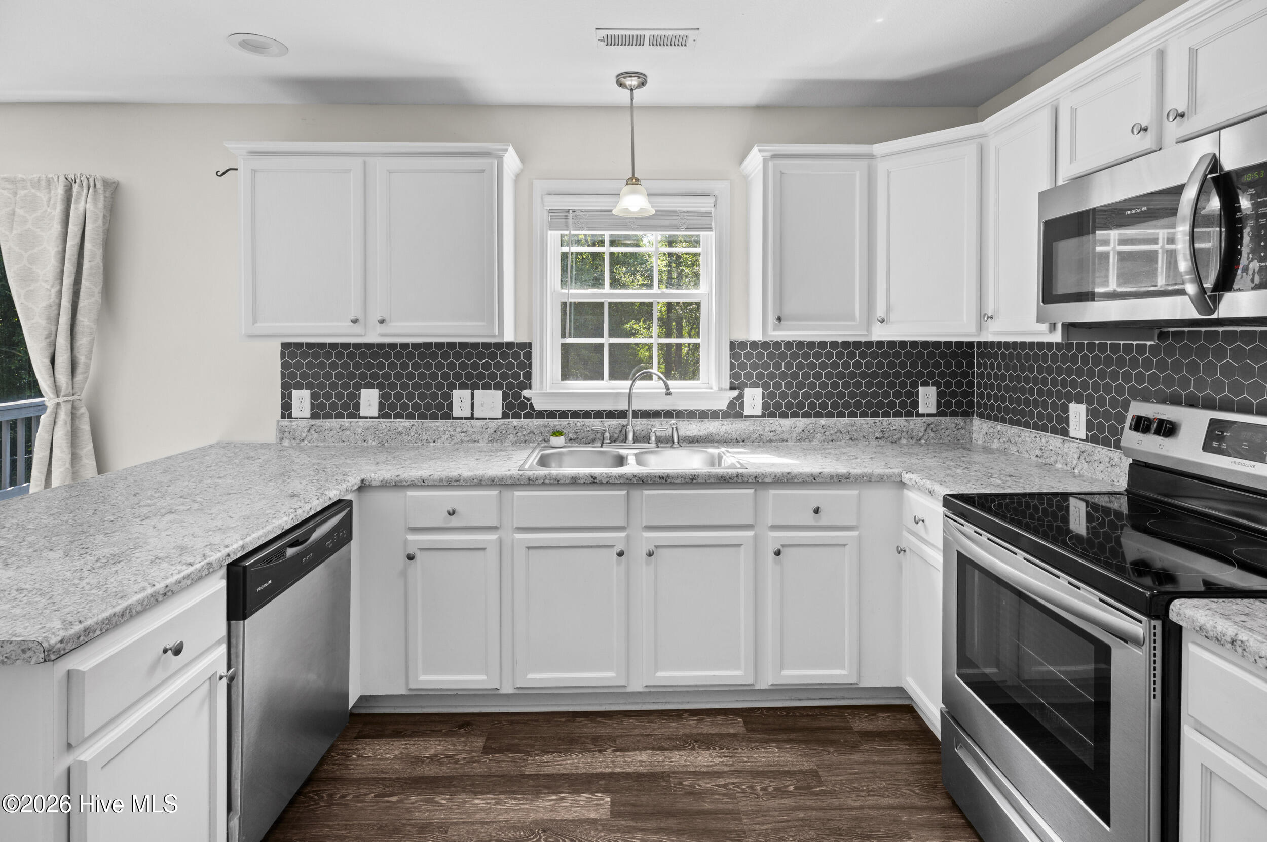124 Briar Hollow Drive