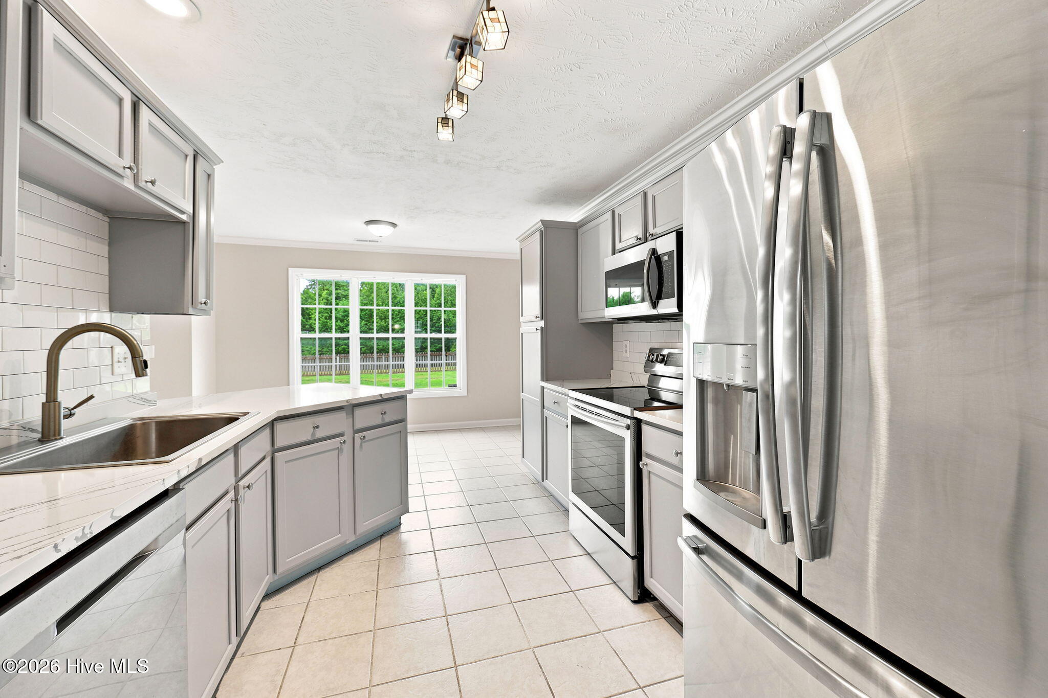 201 Bridlewood Drive