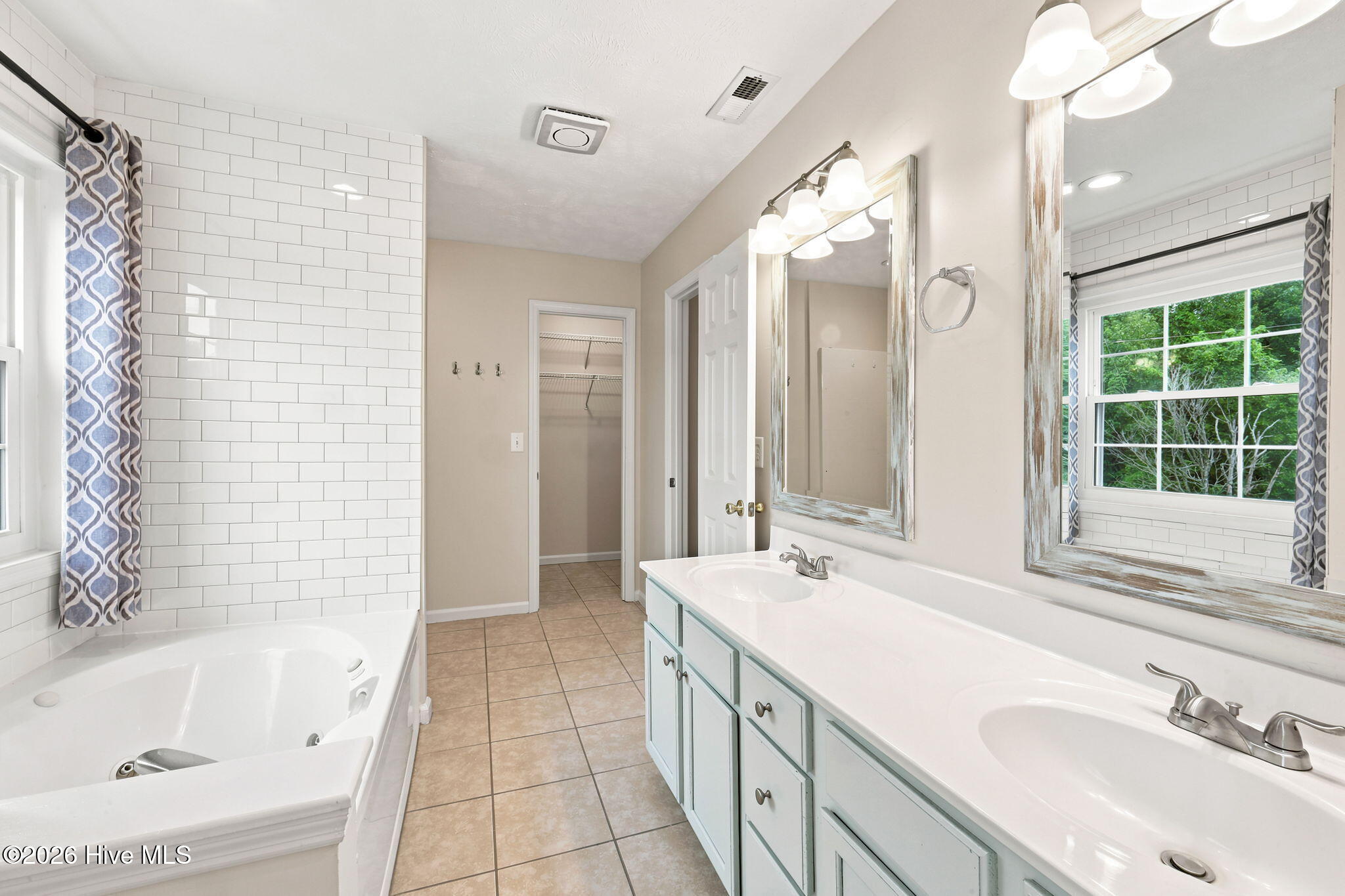 201 Bridlewood Drive