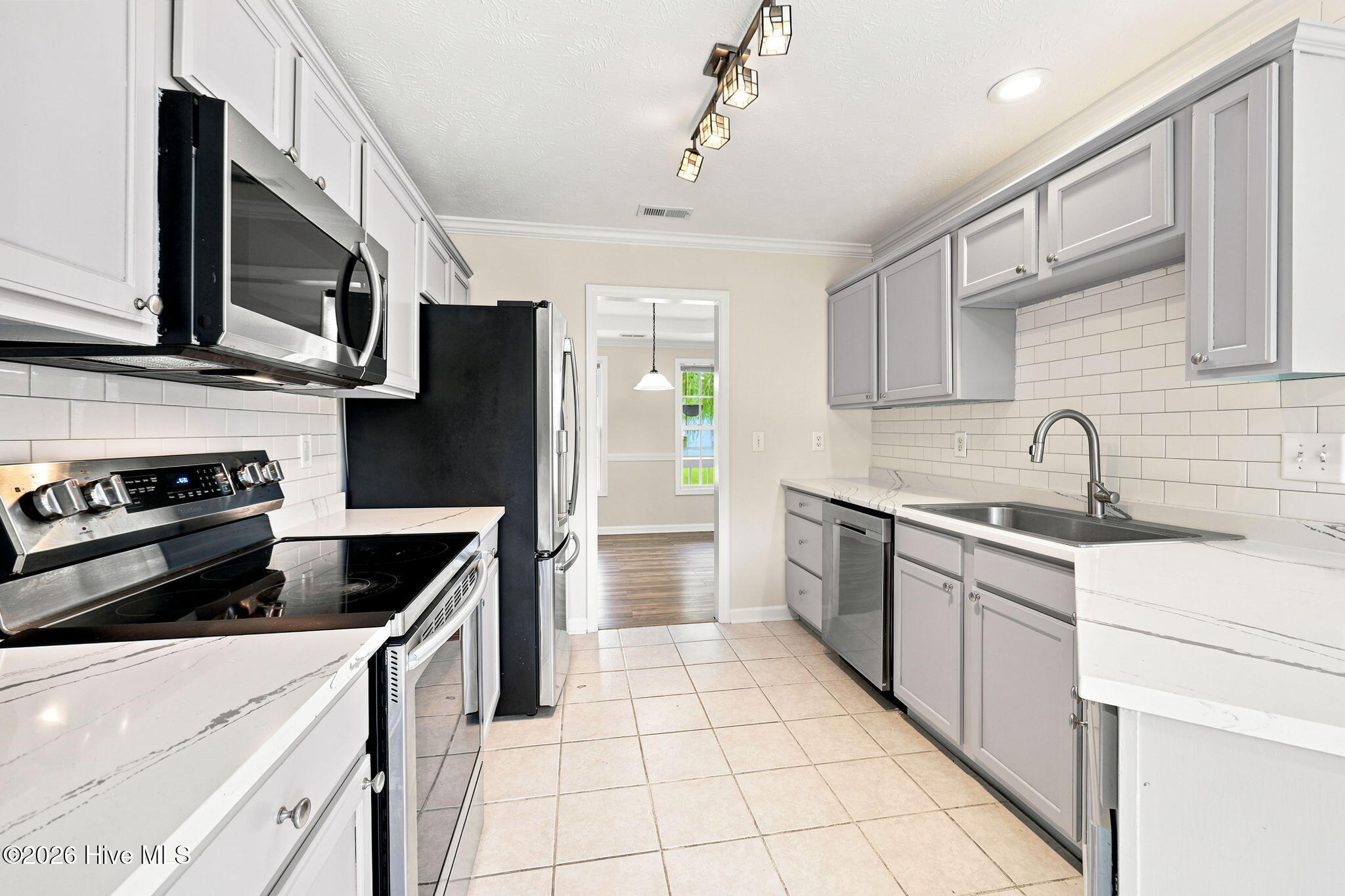 201 Bridlewood Drive