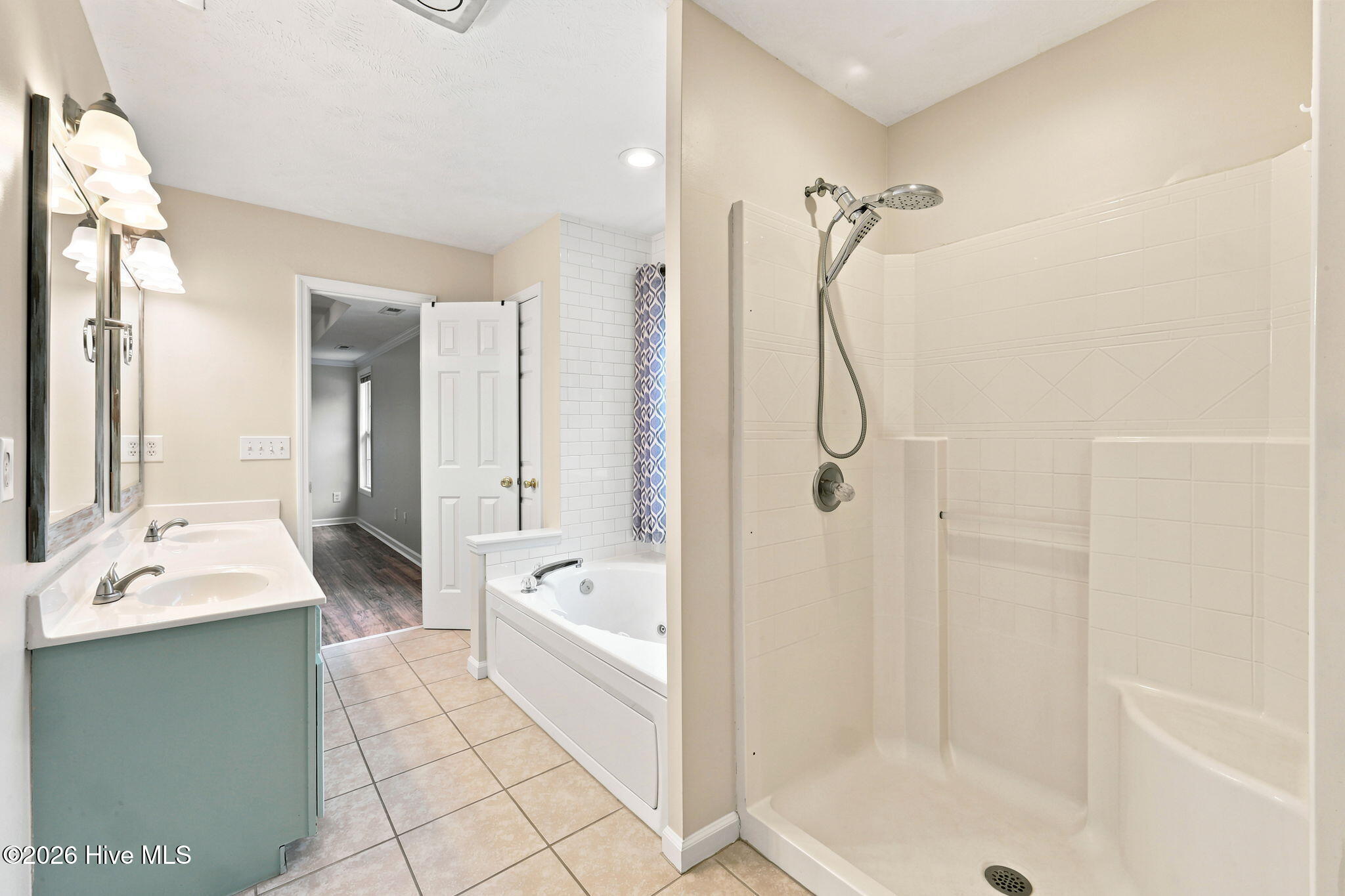 201 Bridlewood Drive