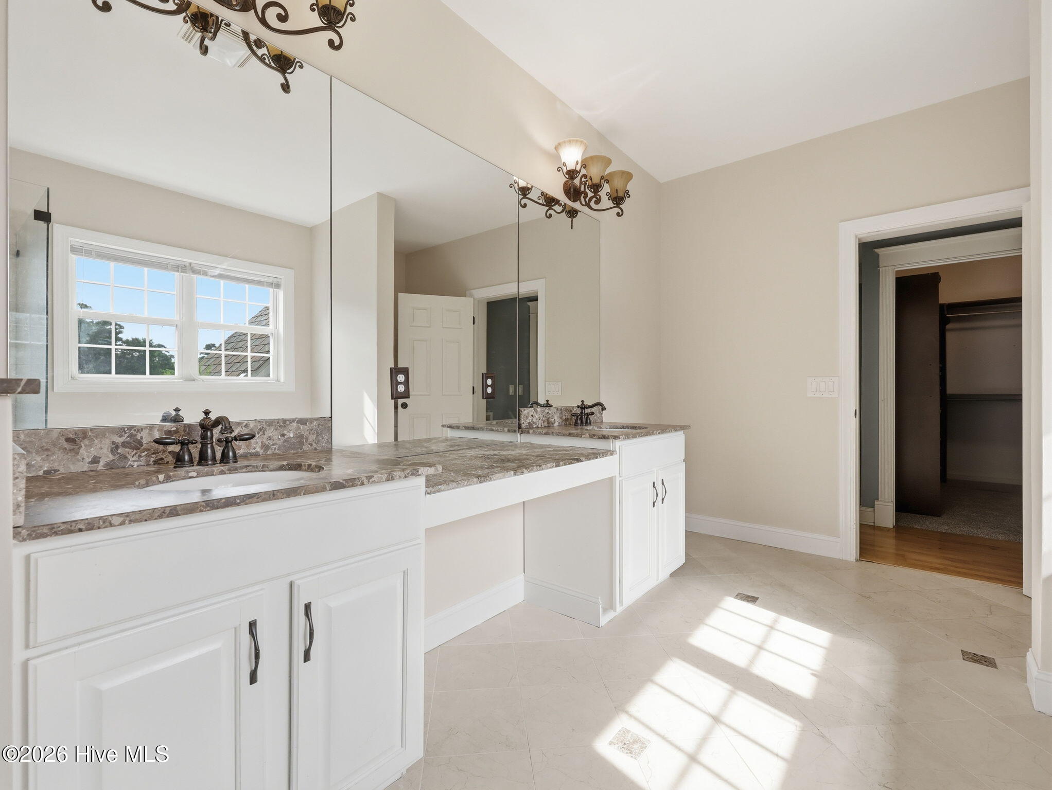 221 Oak Grove Circle