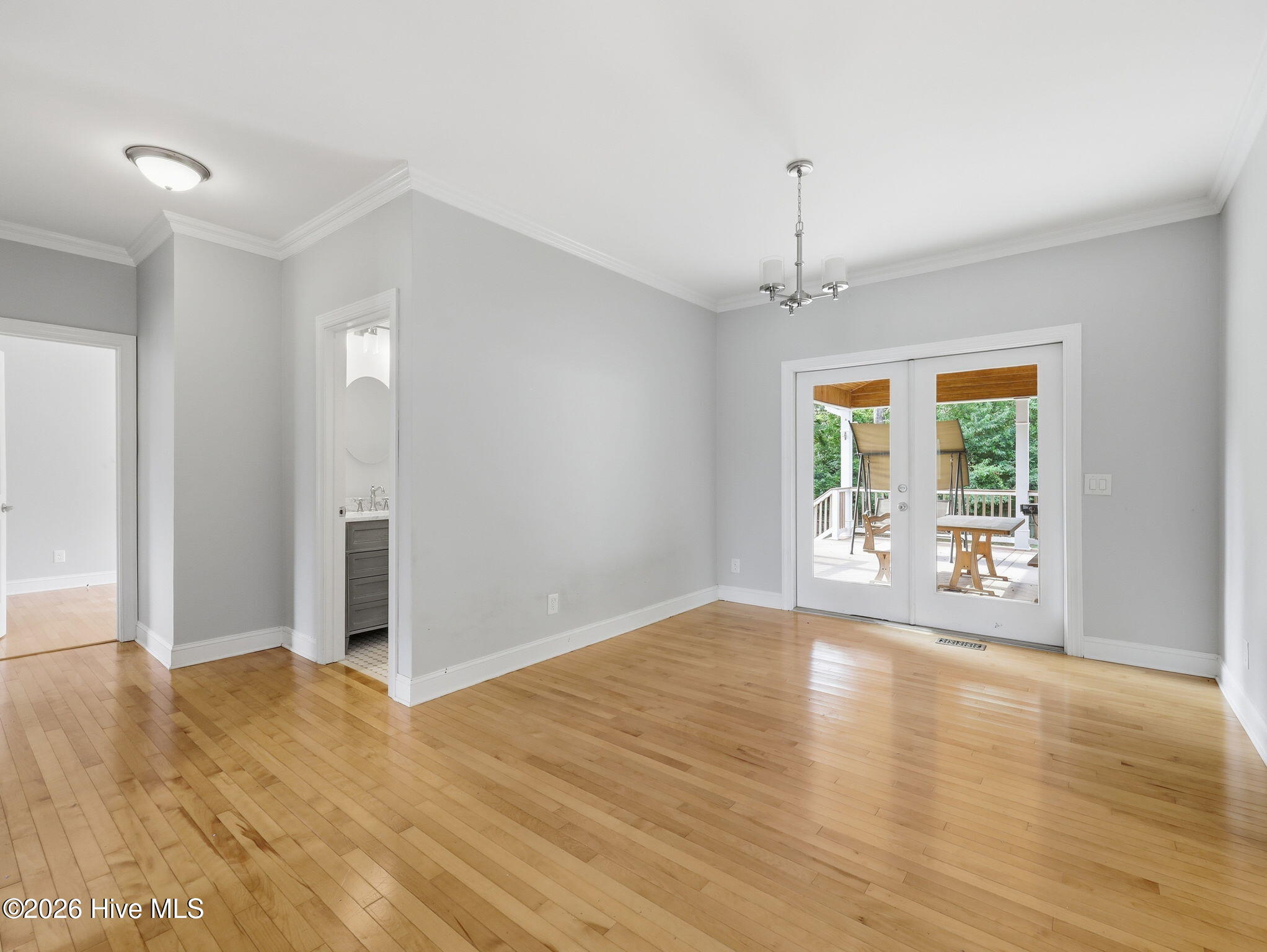 221 Oak Grove Circle