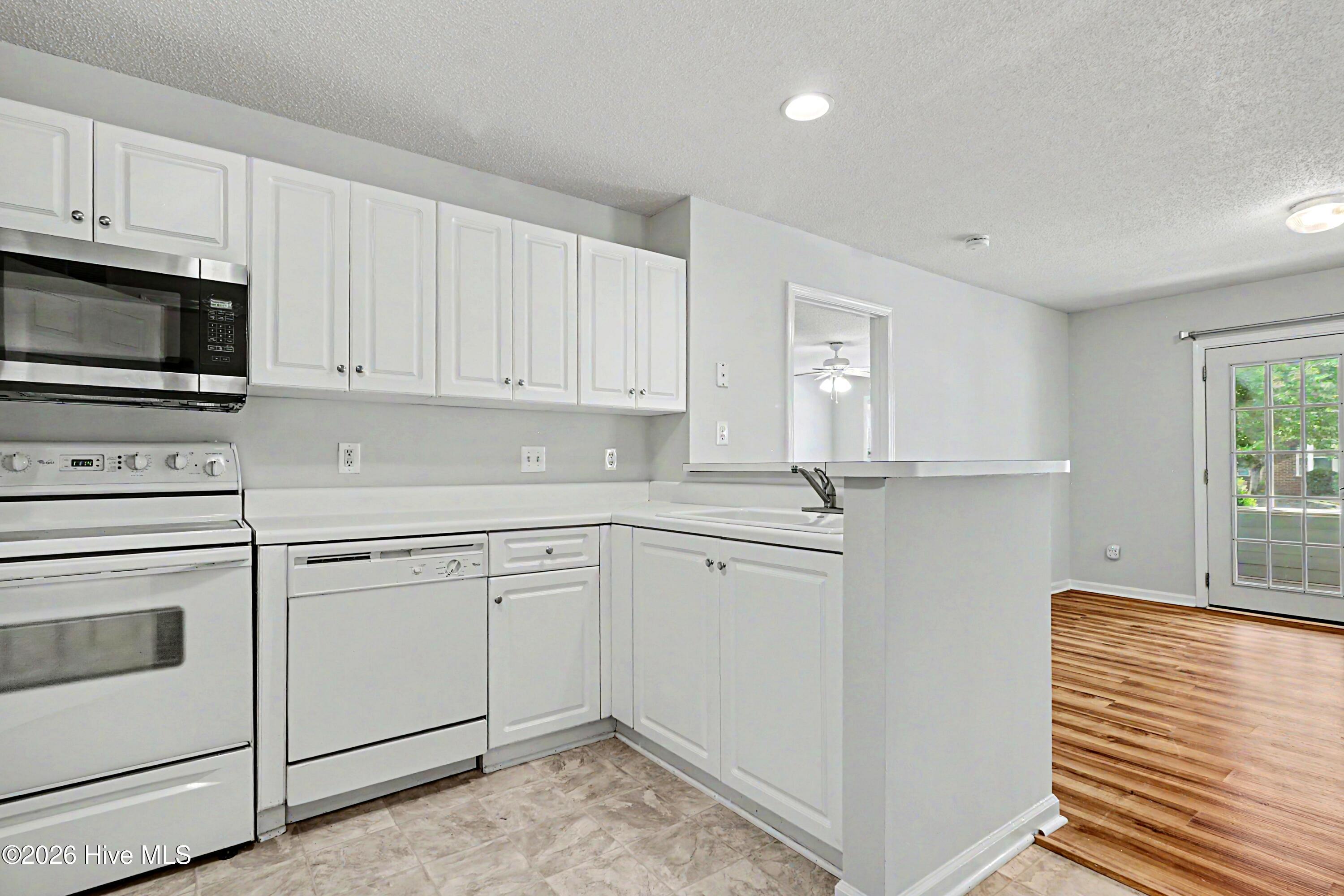 4140 Breezewood Drive Unit 104