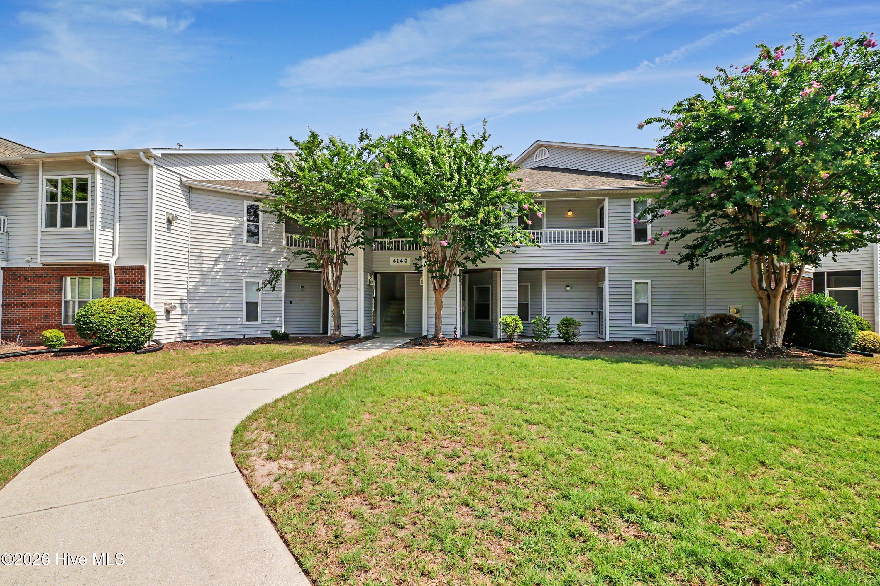 4140 Breezewood Drive Unit 104