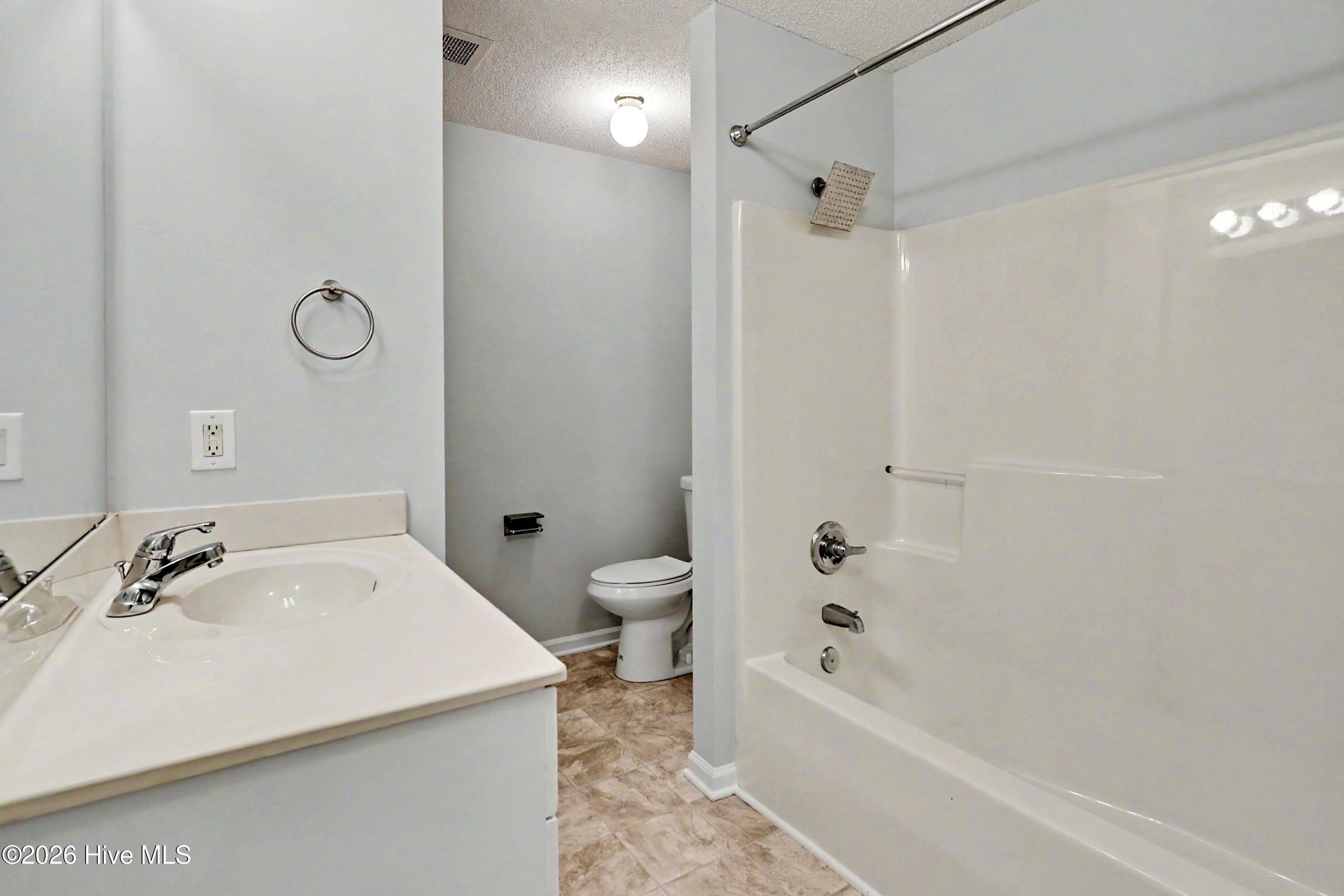 4140 Breezewood Drive Unit 104