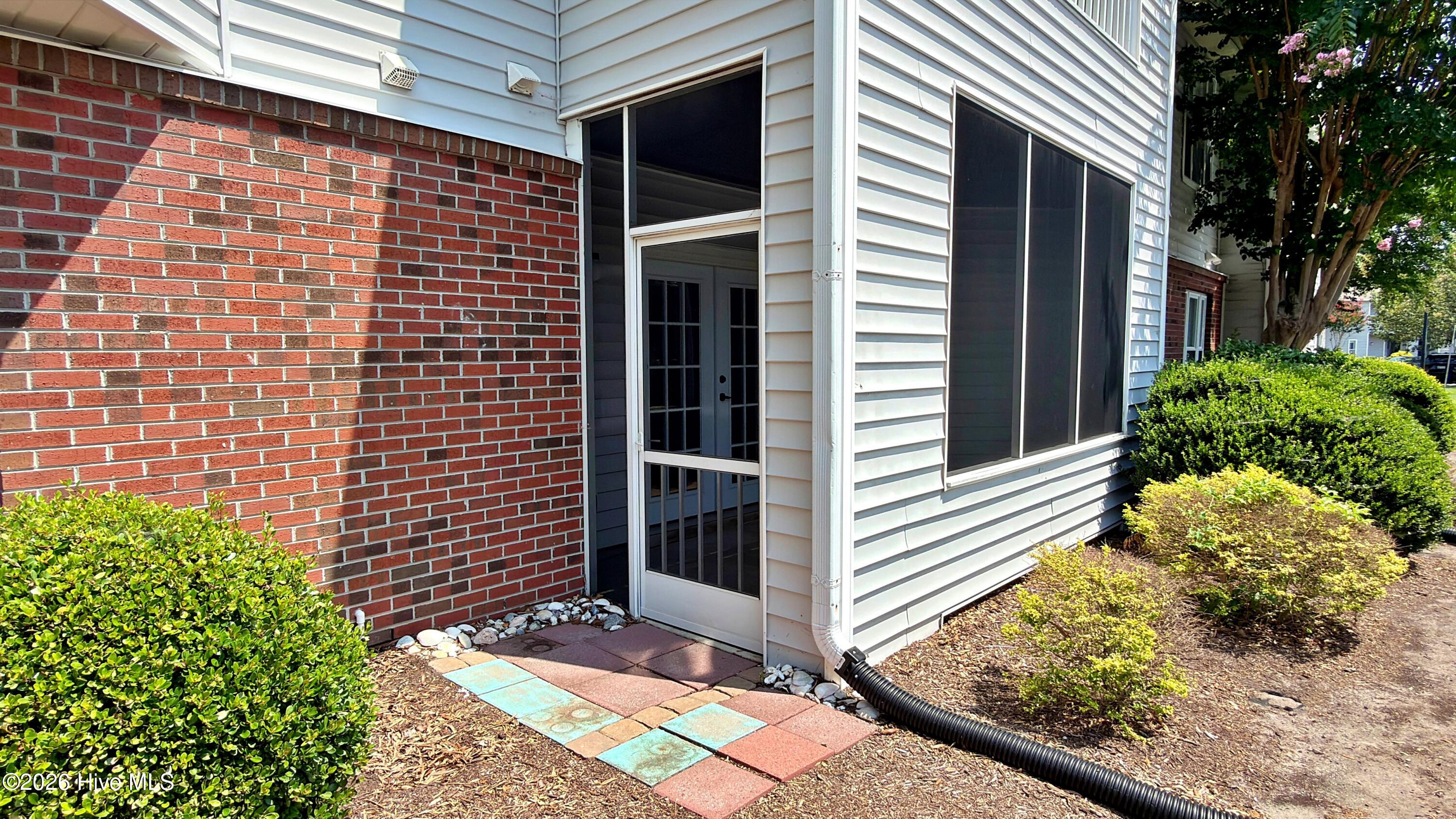4140 Breezewood Drive Unit 104