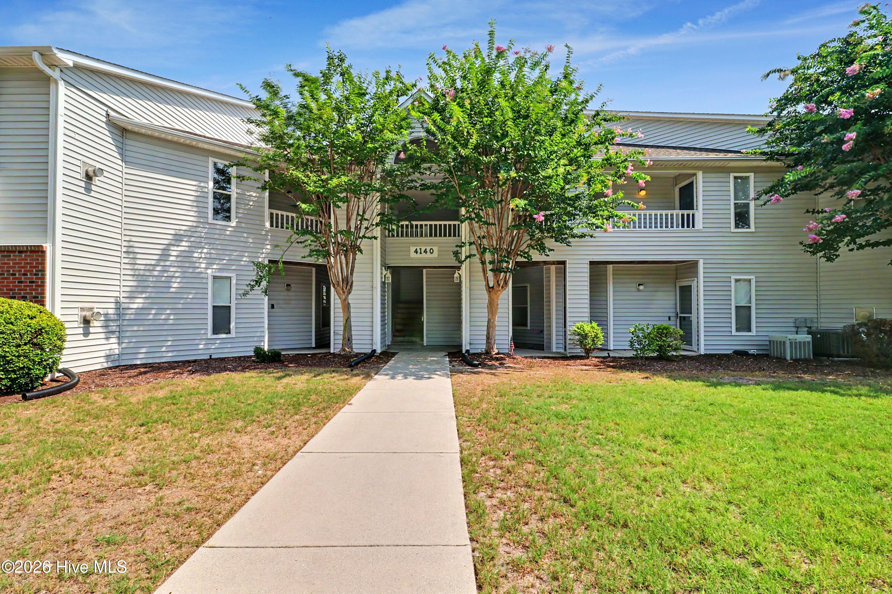 4140 Breezewood Drive Unit 104