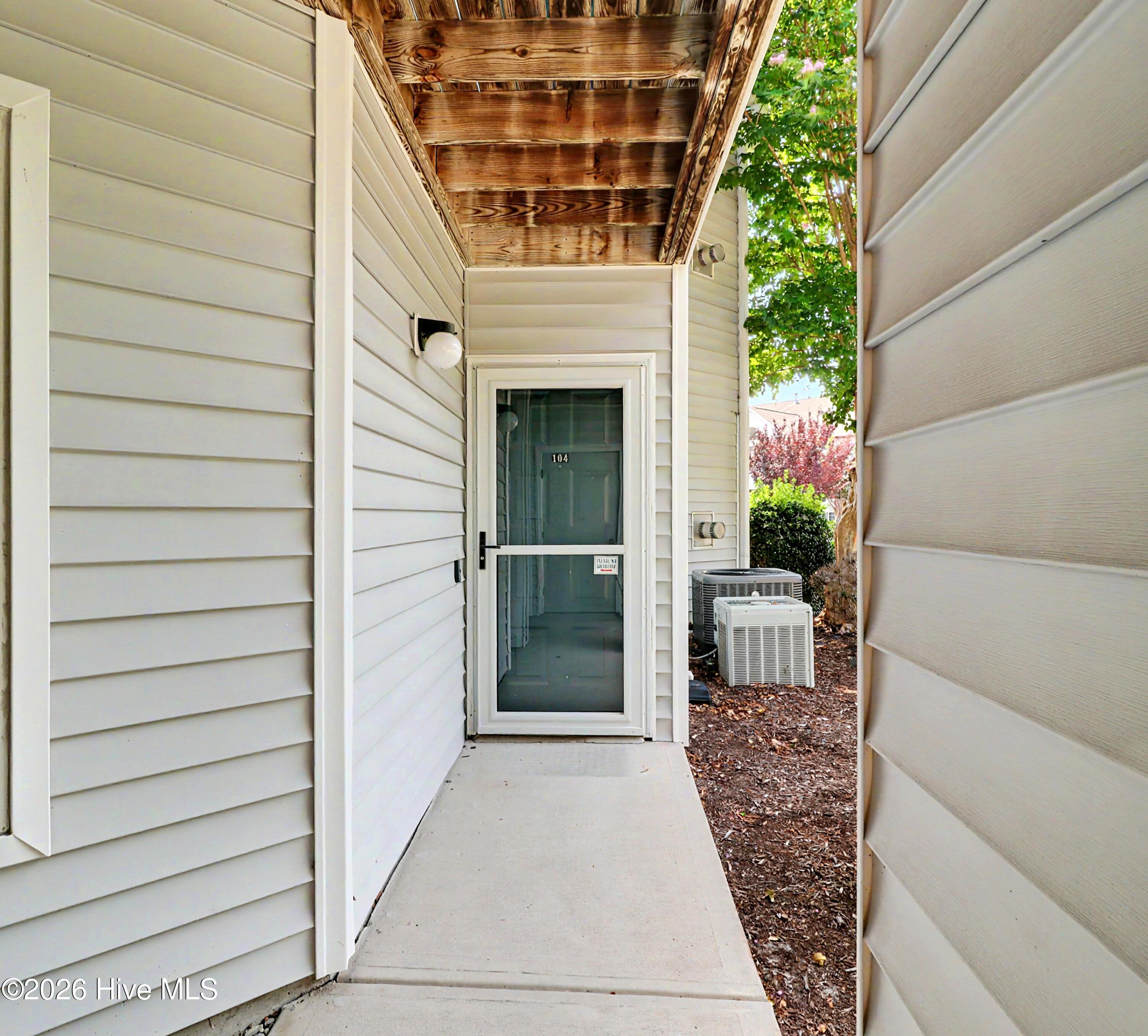 4140 Breezewood Drive Unit 104