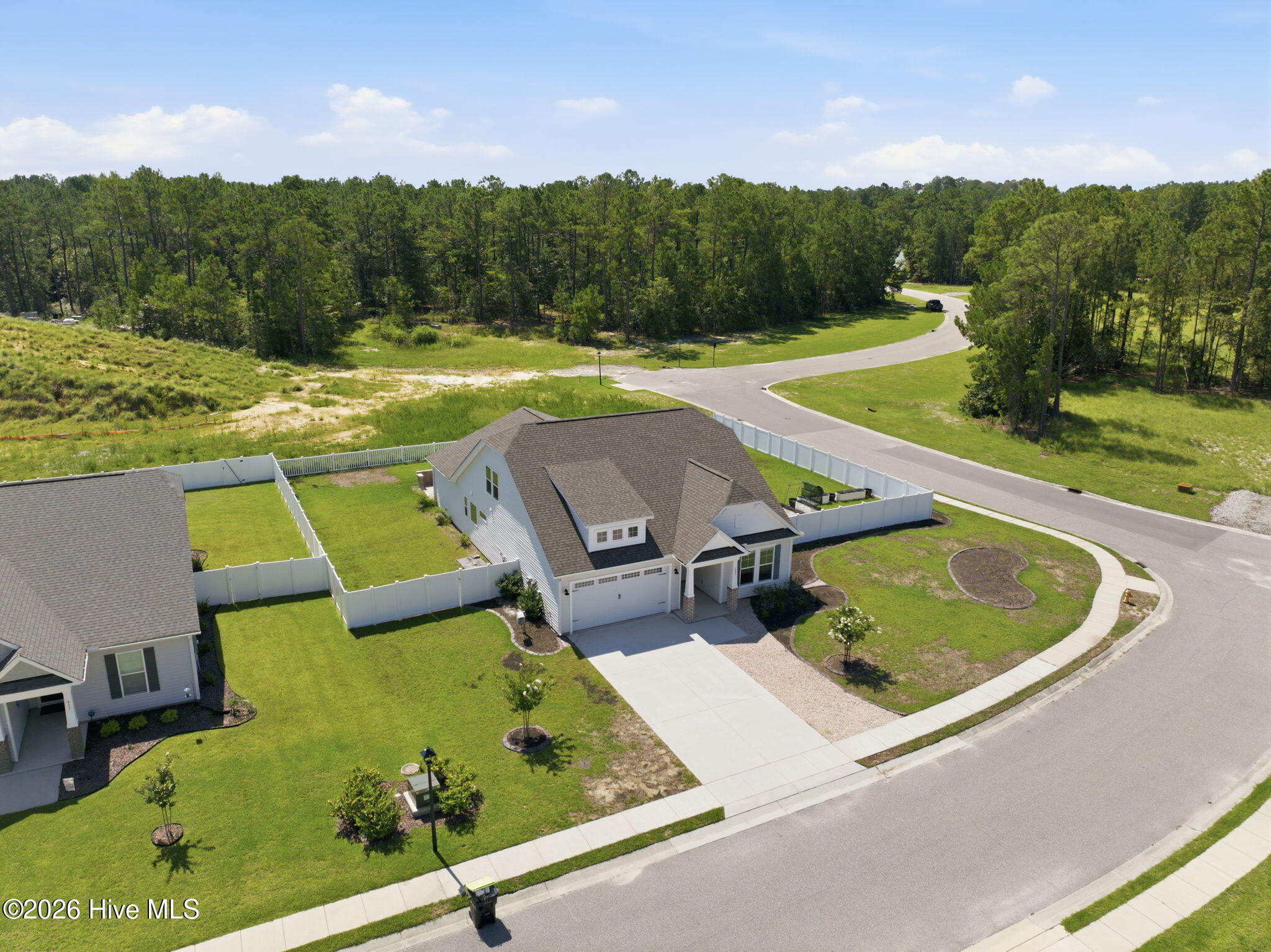 609 Edgeside Drive SE