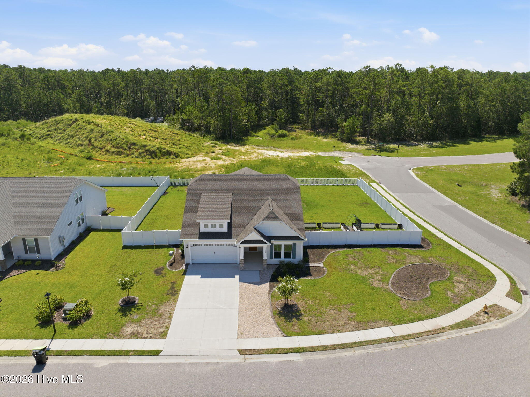 609 Edgeside Drive SE