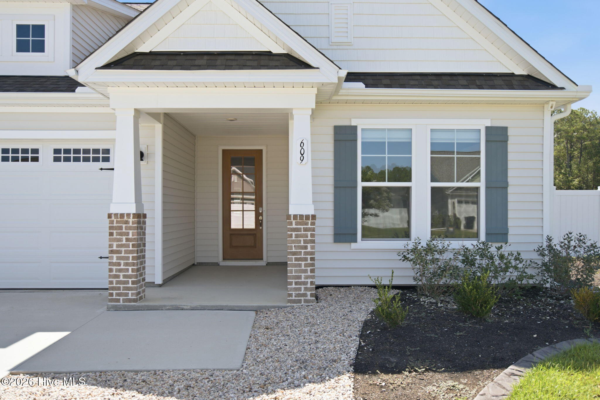 609 Edgeside Drive SE