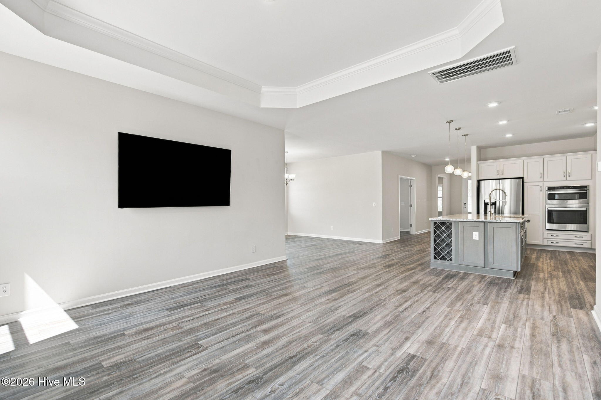 609 Edgeside Drive SE