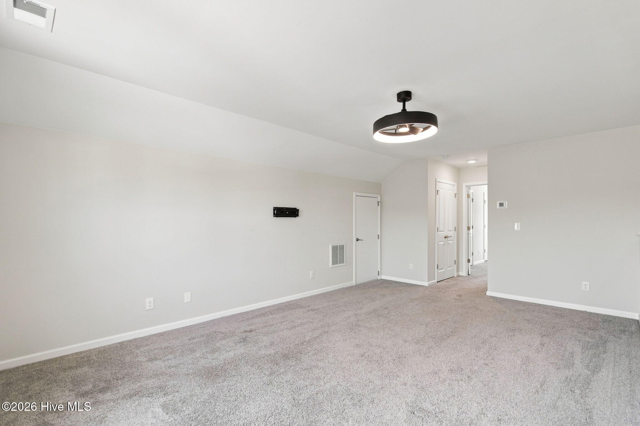 609 Edgeside Drive SE
