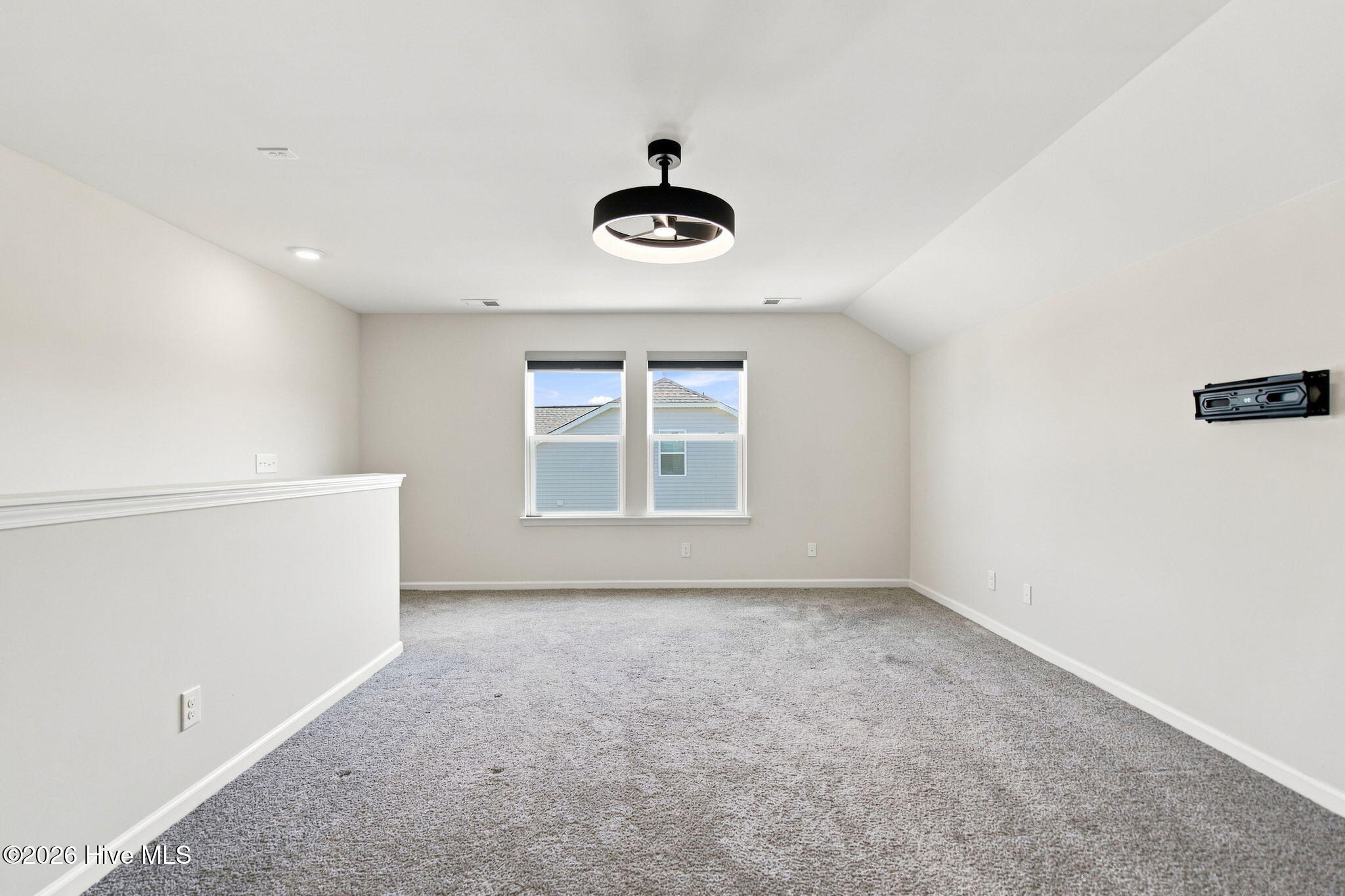609 Edgeside Drive SE