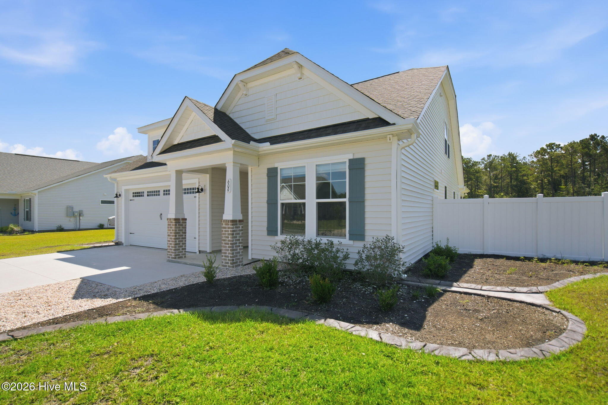 609 Edgeside Drive SE