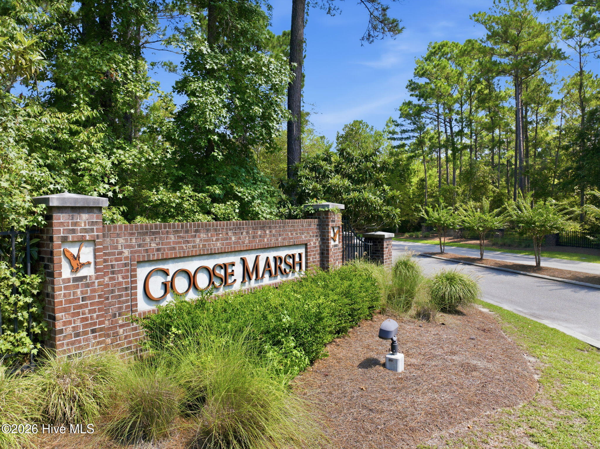 609 Edgeside Drive SE