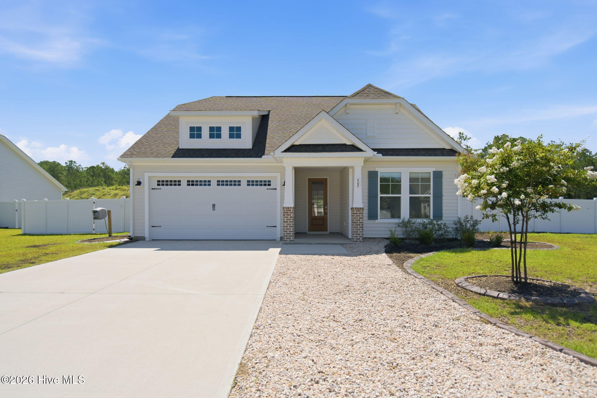 609 Edgeside Drive SE