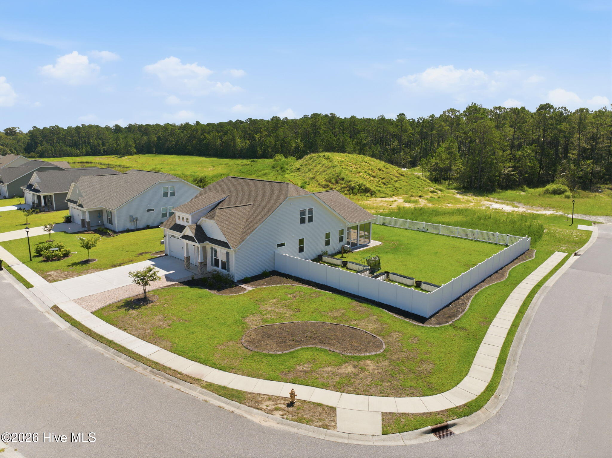 609 Edgeside Drive SE