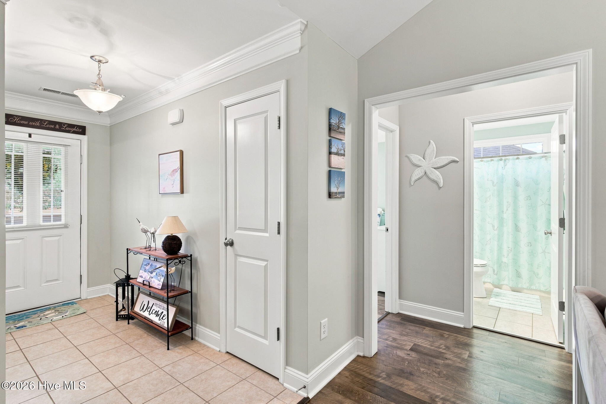 1040 Lanterns Lane