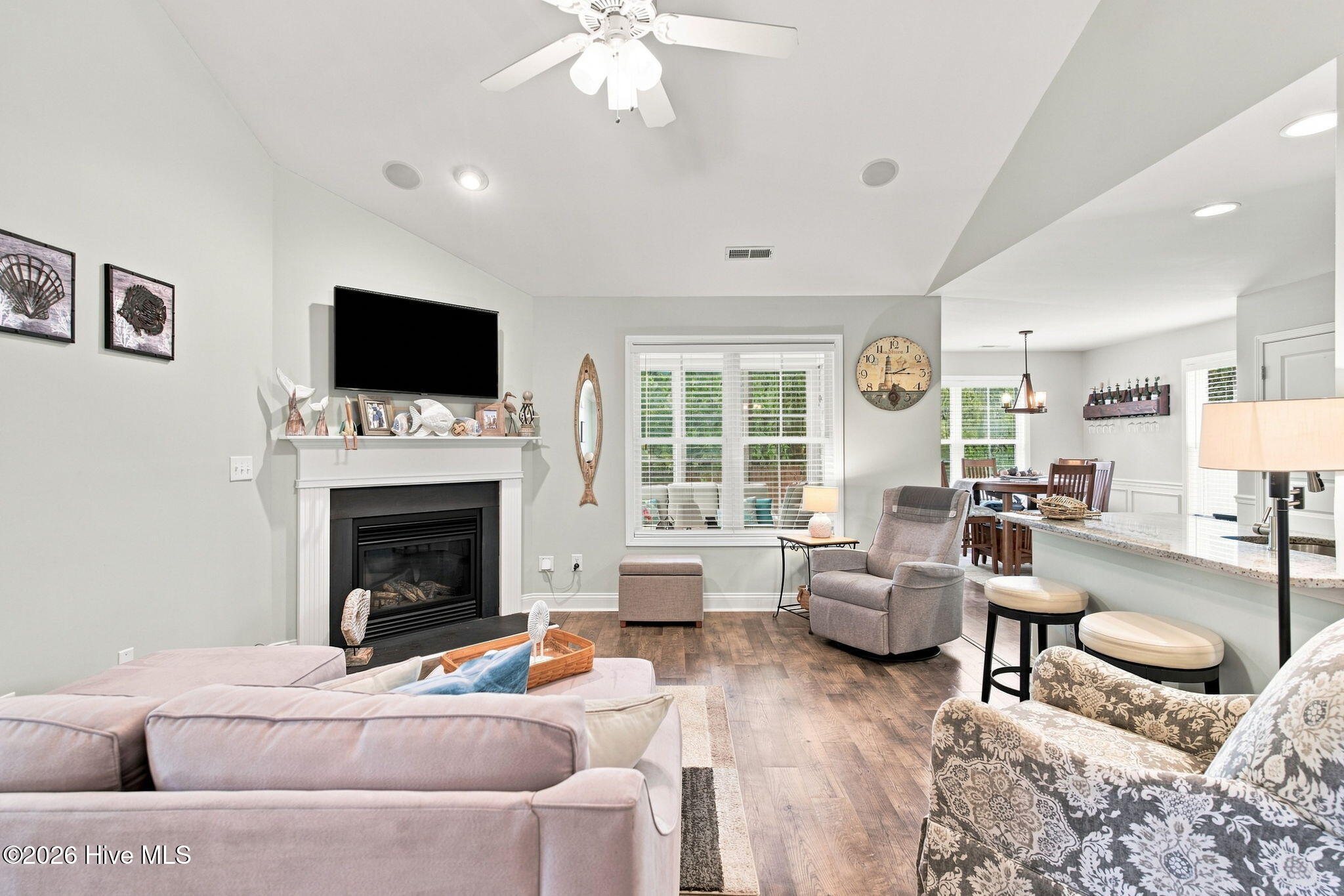 1040 Lanterns Lane