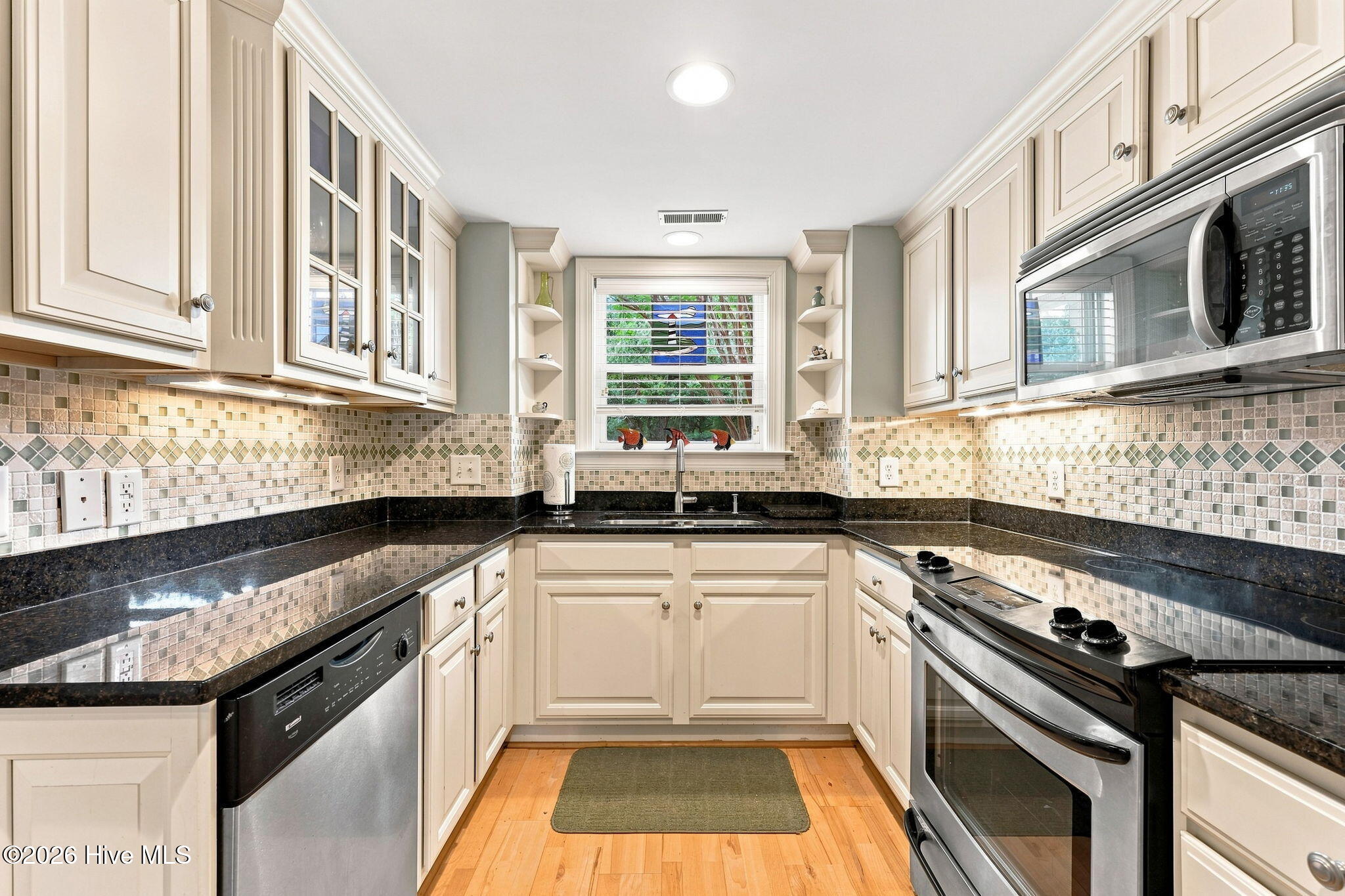 1308 Ann Street 15