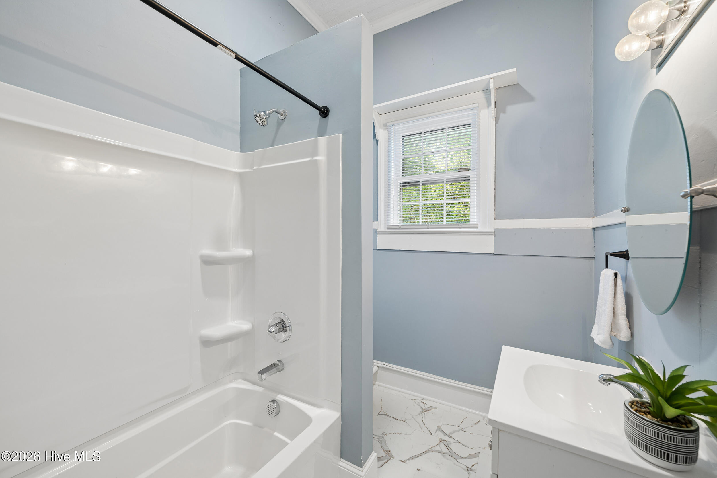 412 W Walnut Street