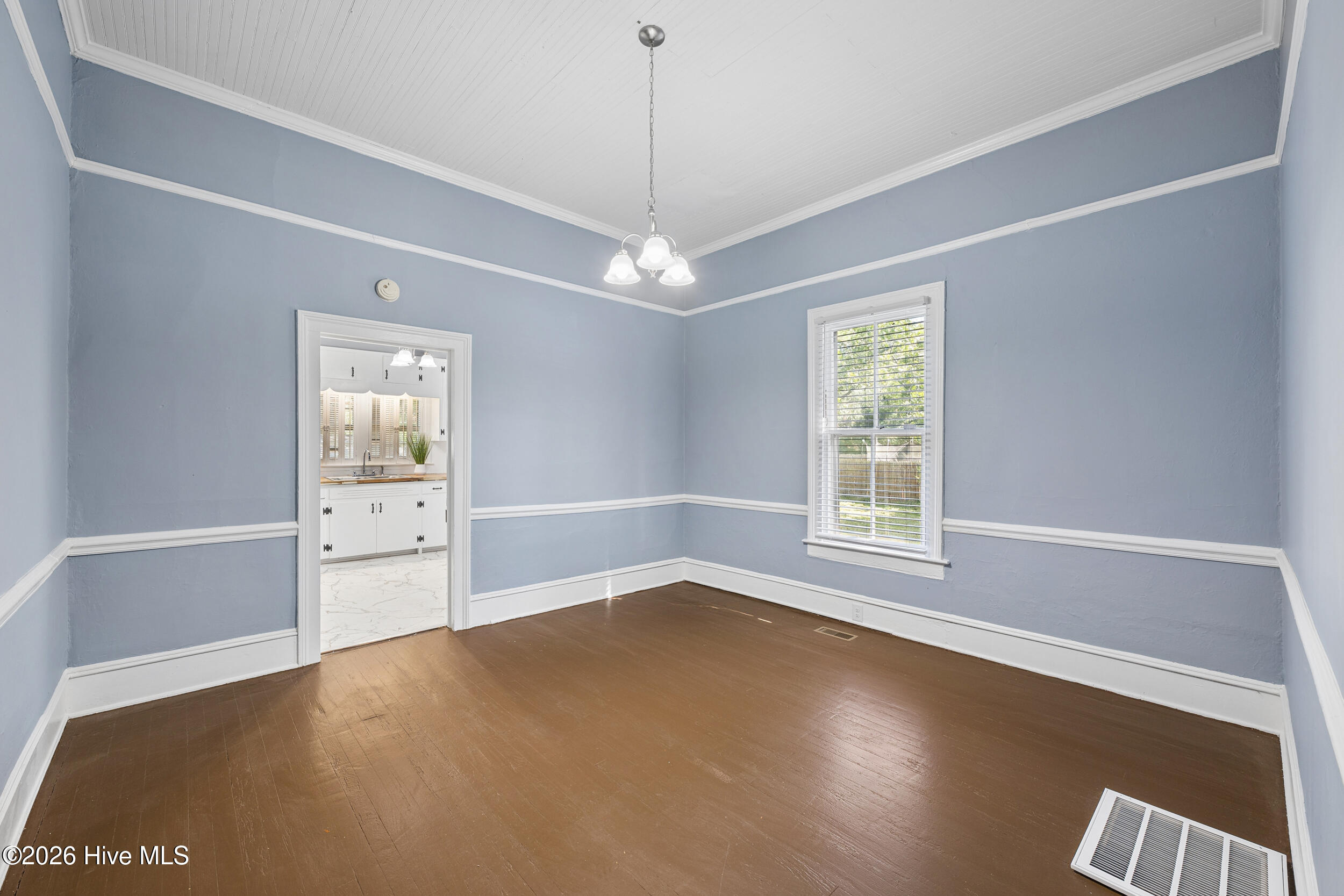 412 W Walnut Street